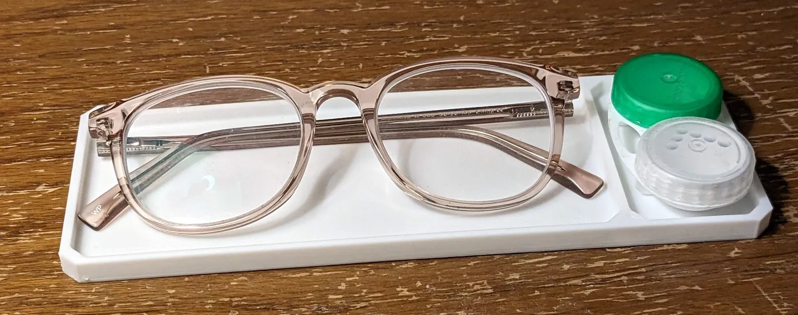 Khay để kính và kính áp tròng đơn giản, tối giản