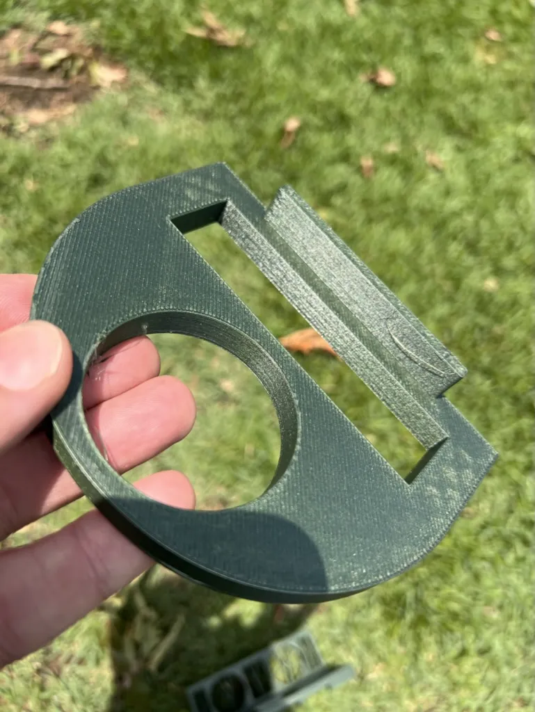 Giá đỡ gắn tường cho bộ hẹn giờ ống nước B-Hyve DX 4