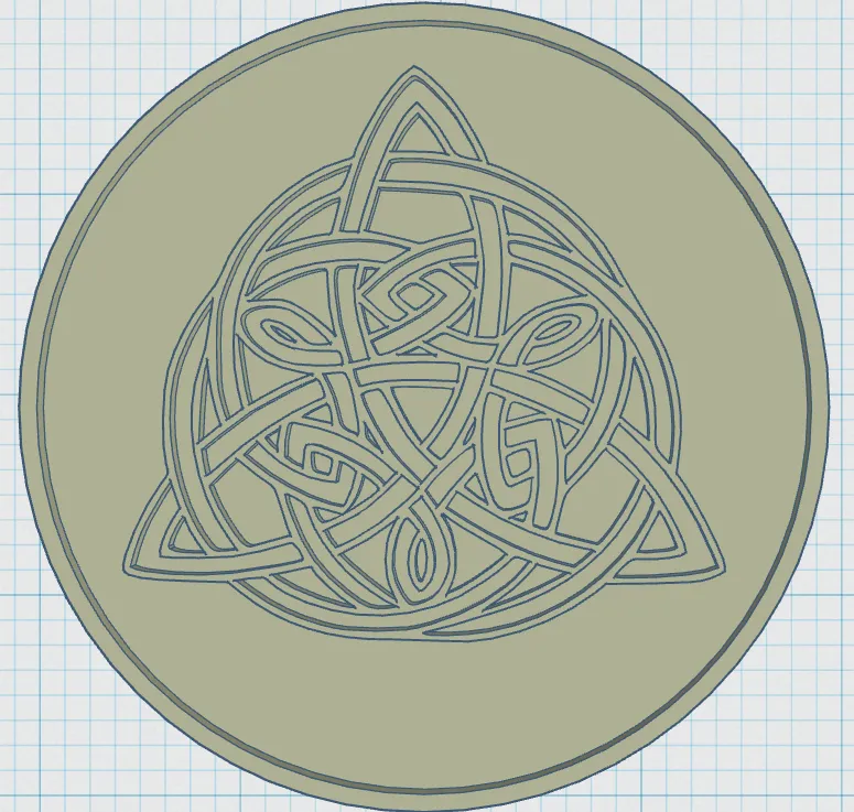 Đế ly với biểu tượng Celtic độc đáo
