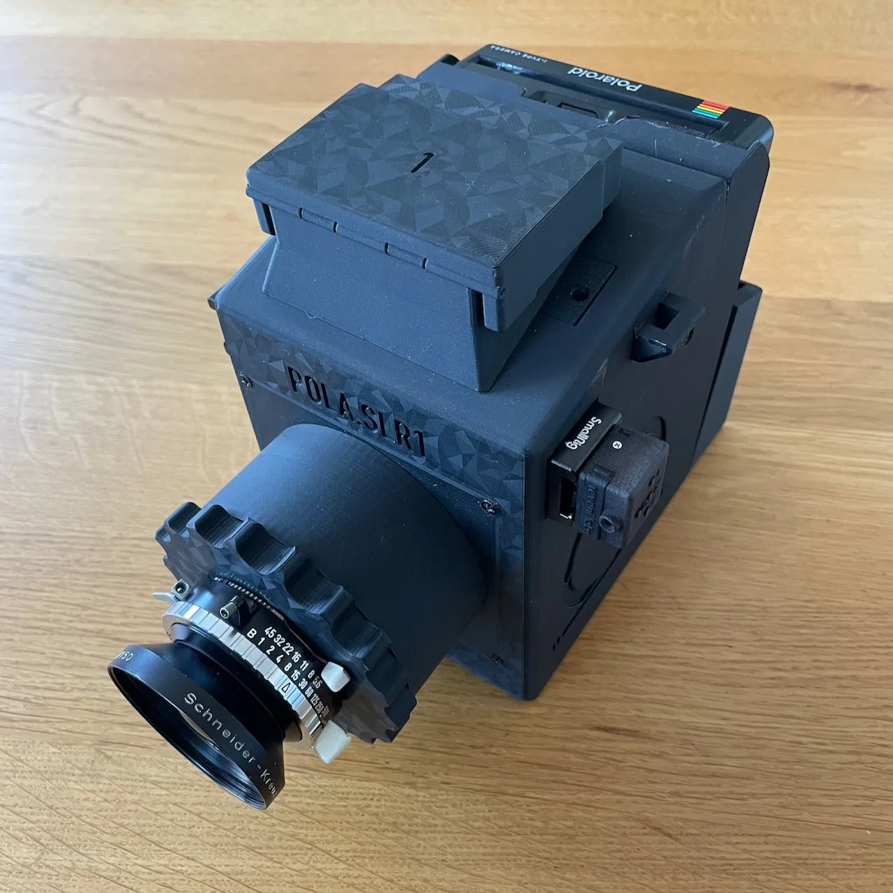 Máy ảnh Polaroid SLR POLA.SLR1 với ống kính 150mm