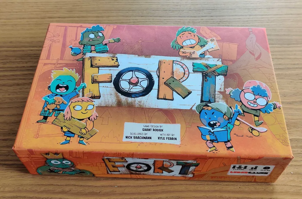 Giá đỡ tùy chỉnh cho trò chơi Fort với mở rộng Mèo và Chó