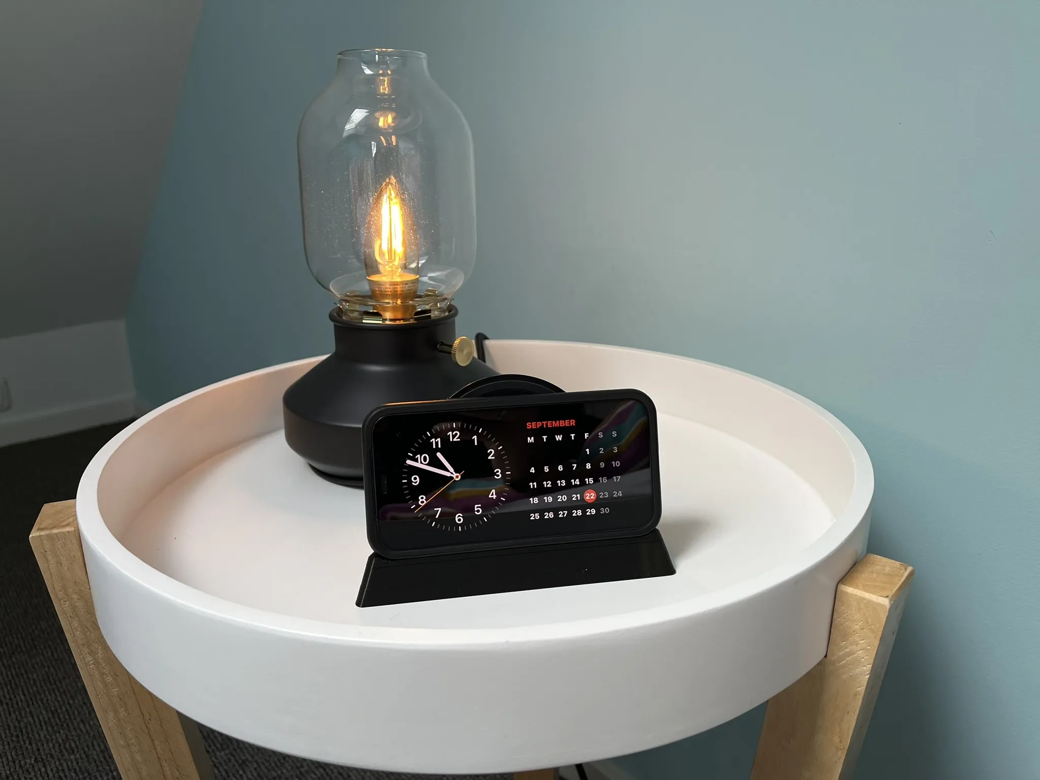 Đế sạc không dây cho iPhone 13 mini với chế độ chờ iOS17