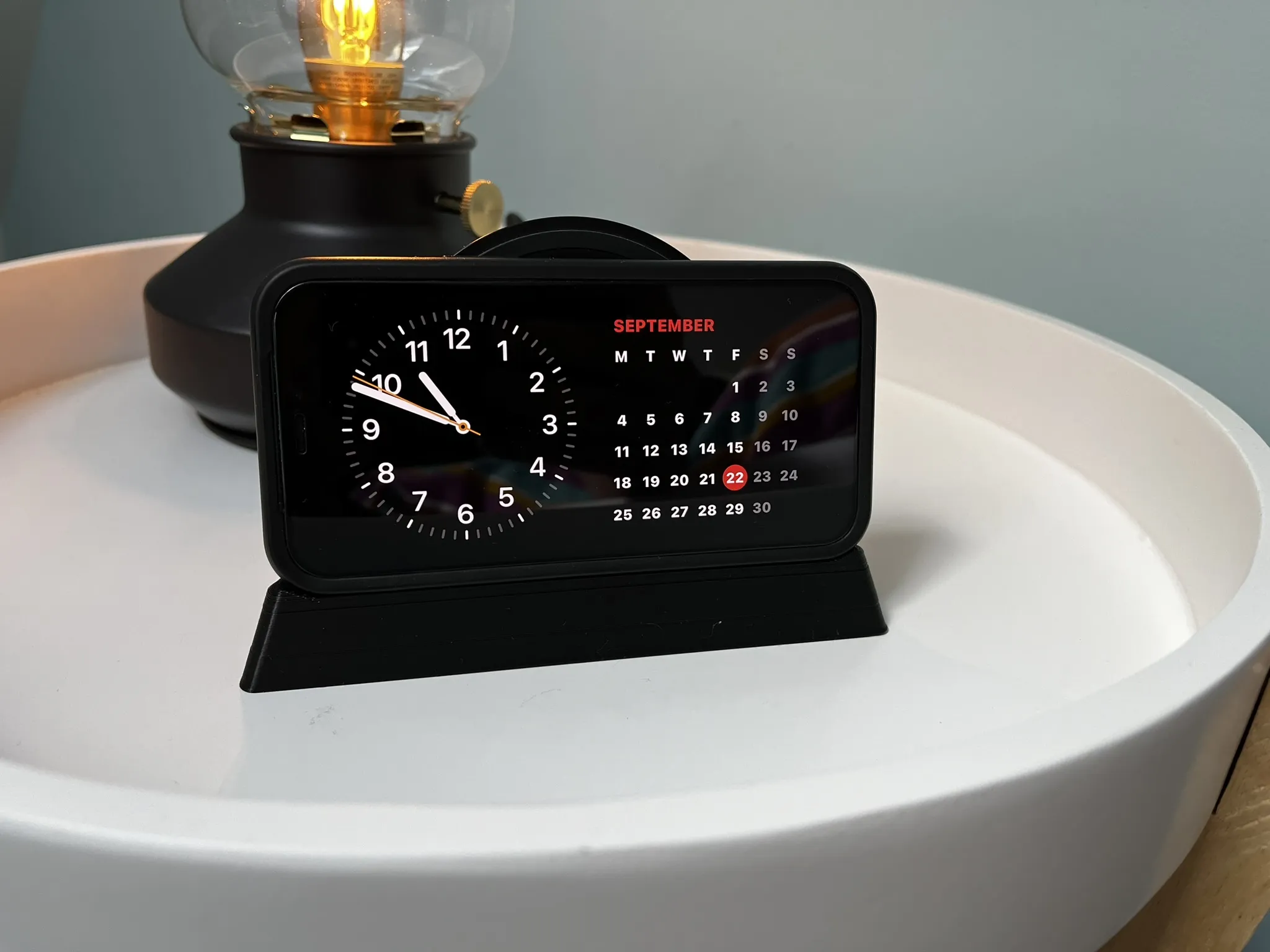 Đế sạc không dây cho iPhone 13 mini với chế độ chờ iOS17