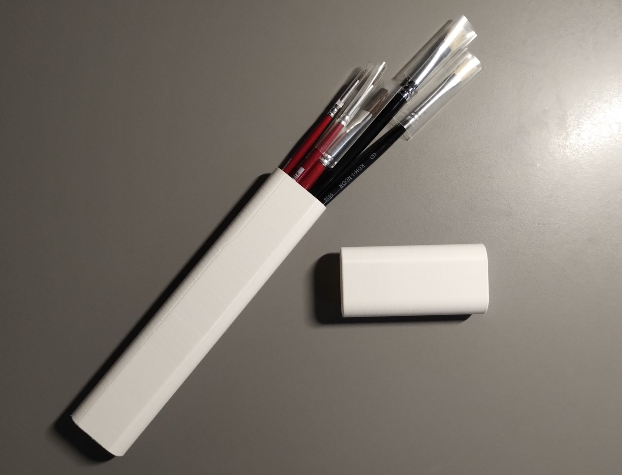 Hộp bảo vệ cọ vẽ đơn giản cho nghệ sĩ