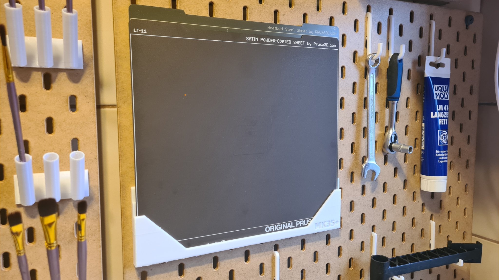 Giá đỡ tấm thép dự phòng có thang đo cho 2 tấm Skadis