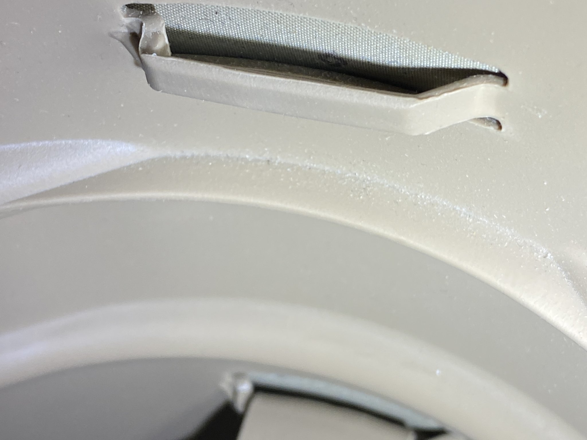 Giá đỡ dây đai bên trong cho vali Samsonite