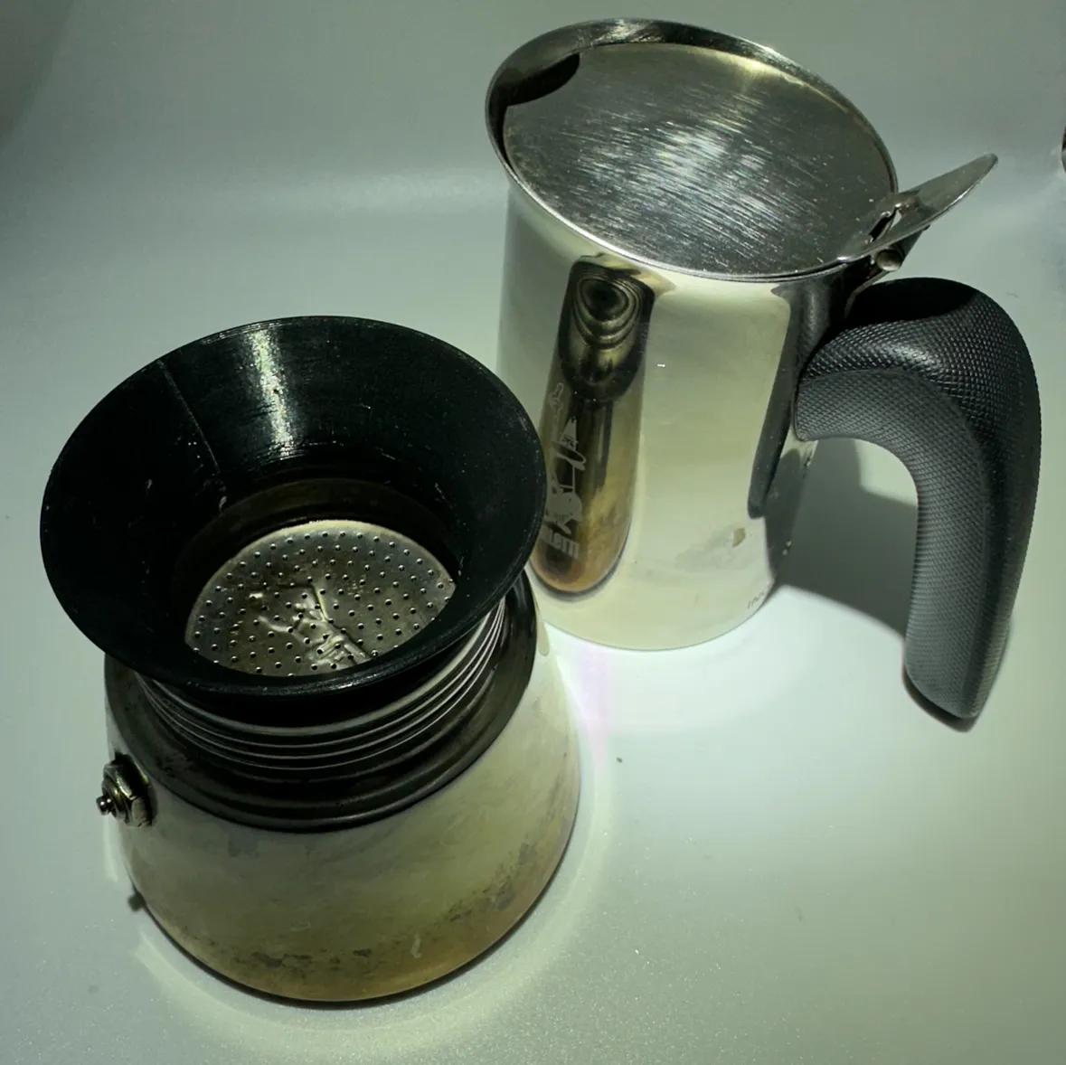 Bình pha cà phê Bialetti Venus không rò rỉ