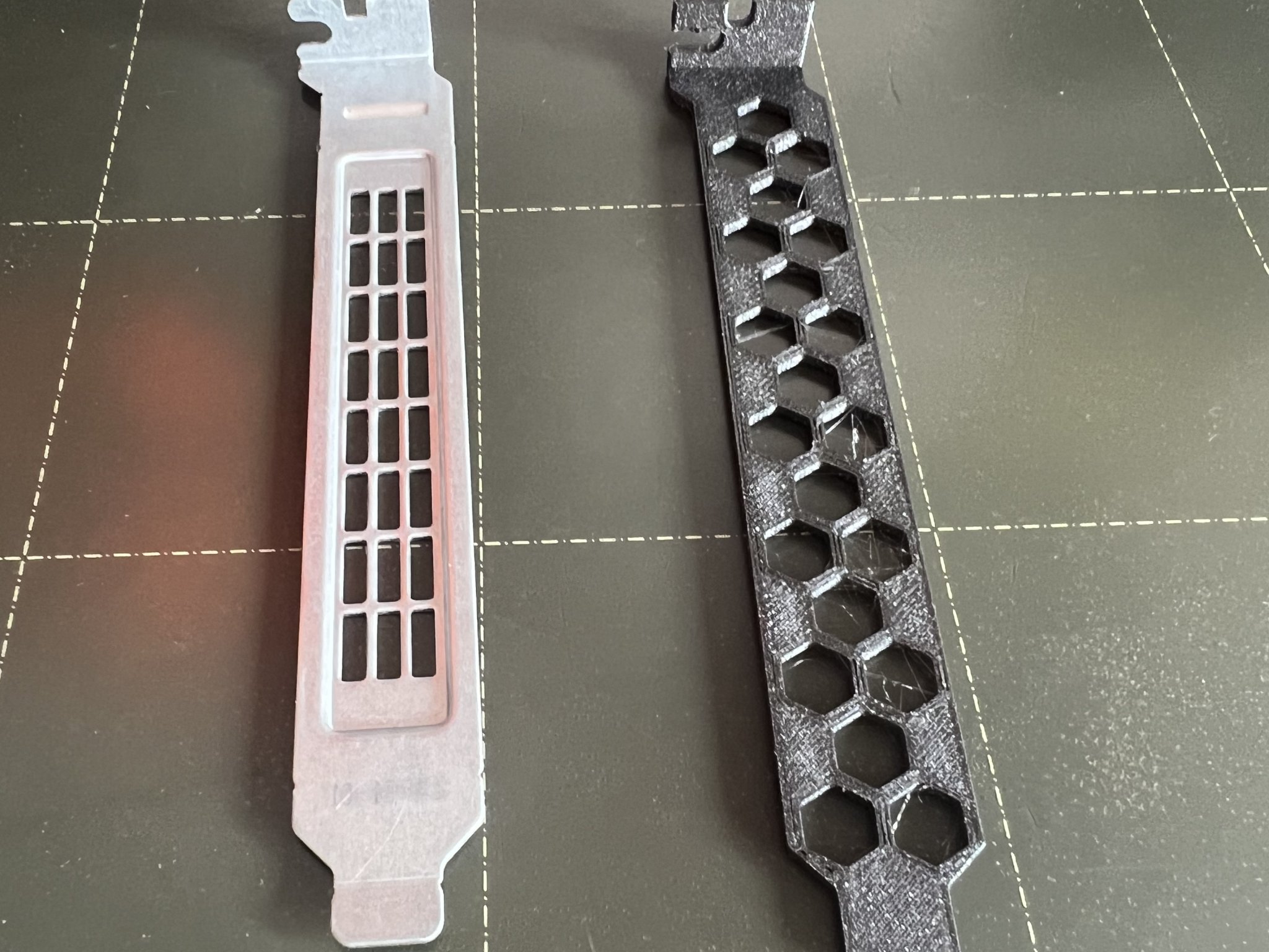 Nắp che khe cắm PCIE cho máy tính