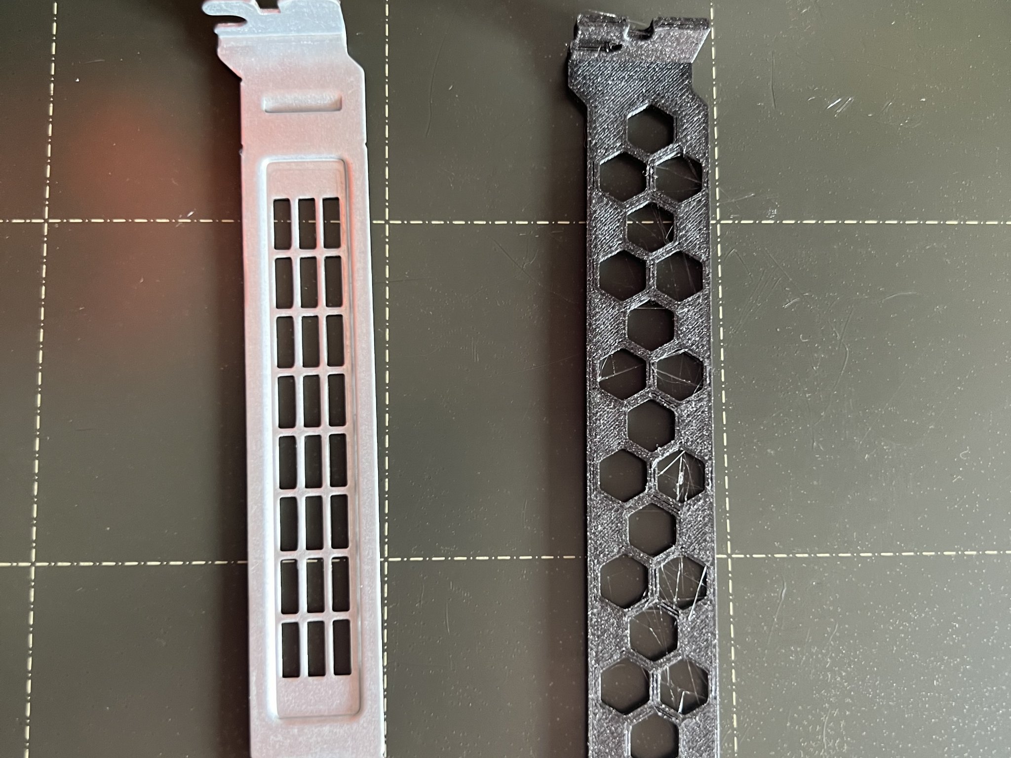 Nắp che khe cắm PCIE cho máy tính