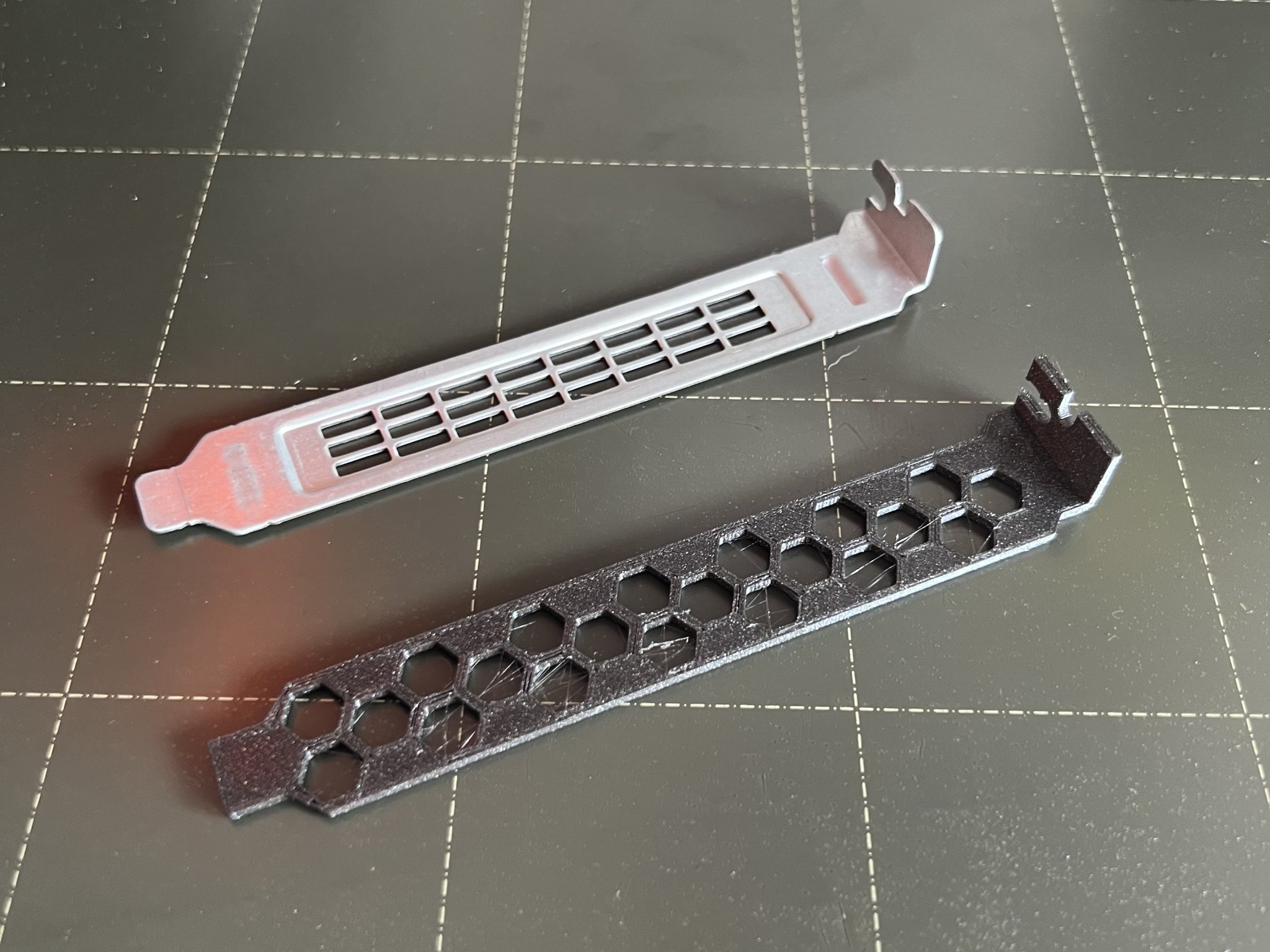 Nắp che khe cắm PCIE cho máy tính