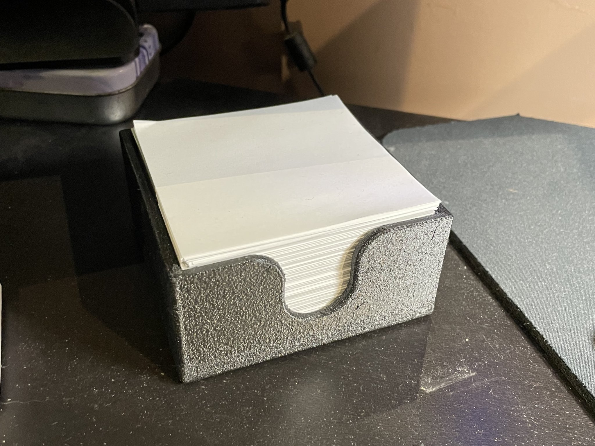 Giá đỡ giấy ghi chú HEMA với kích thước 90x90 mm