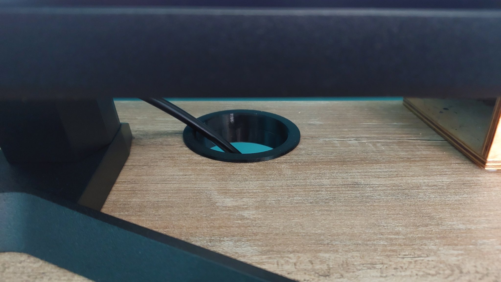 Nắp cáp bàn làm việc - mũi khoan gỗ 60mm