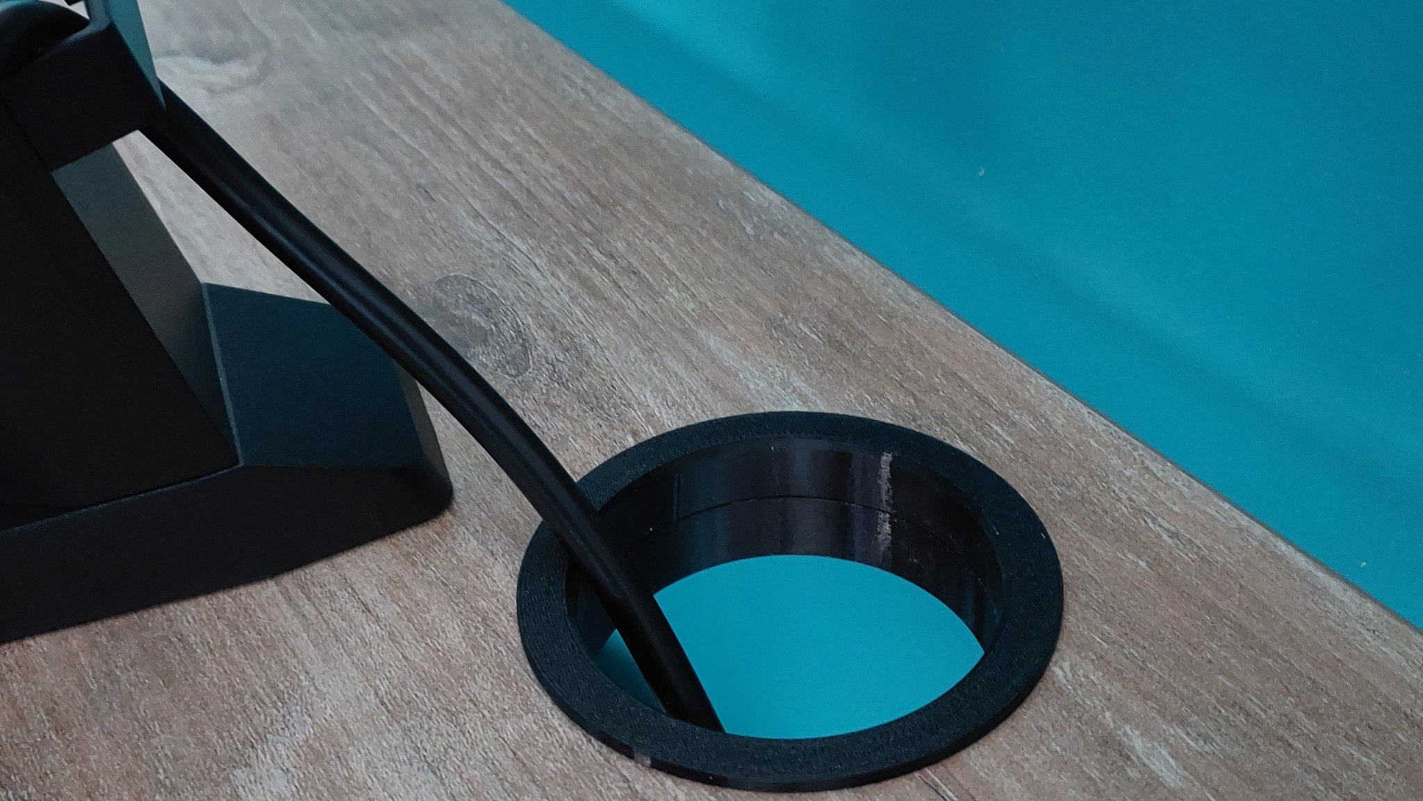 Nắp cáp bàn làm việc - mũi khoan gỗ 60mm