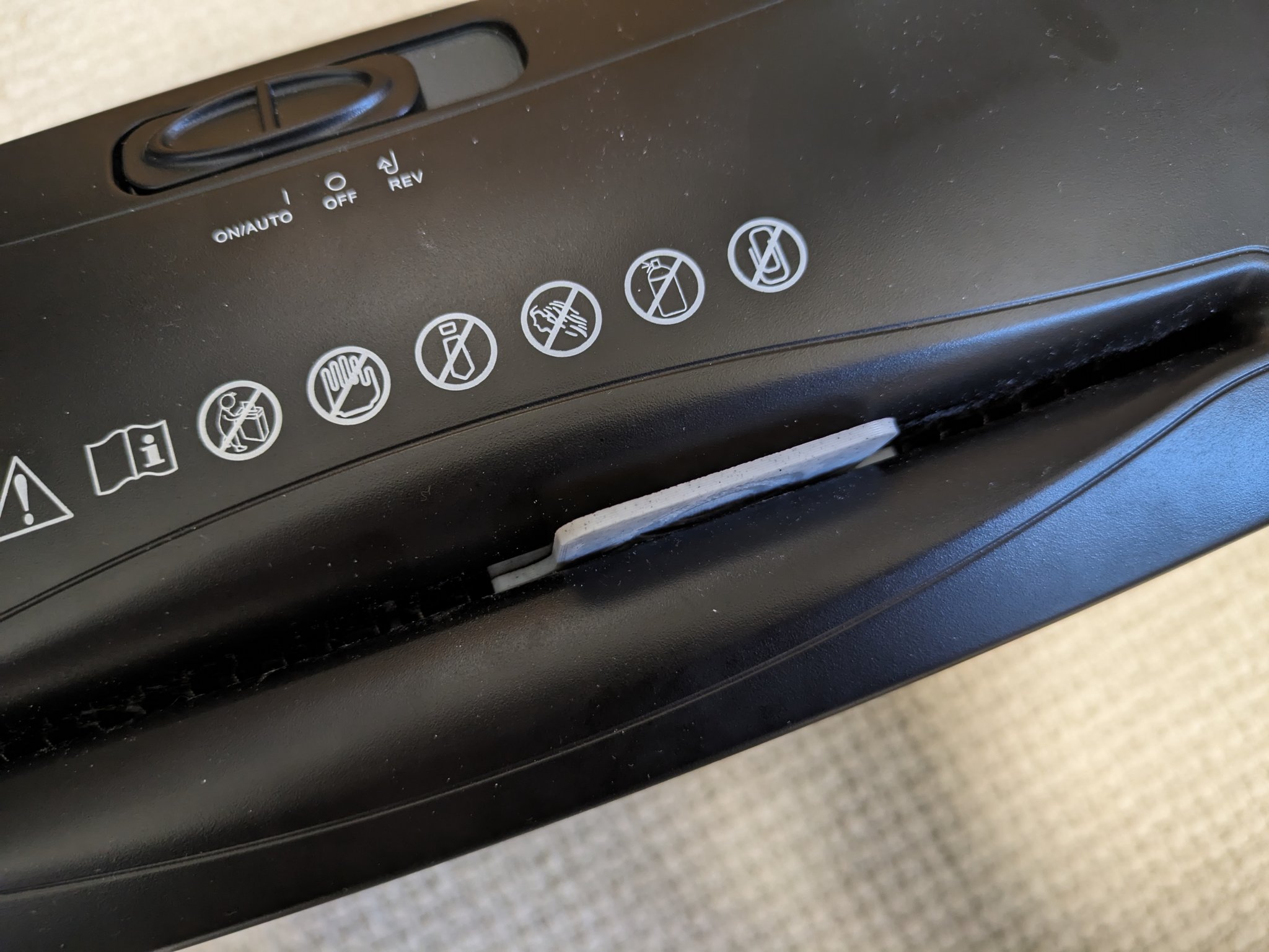 Công cụ gỡ kẹt giấy cho máy hủy tài liệu