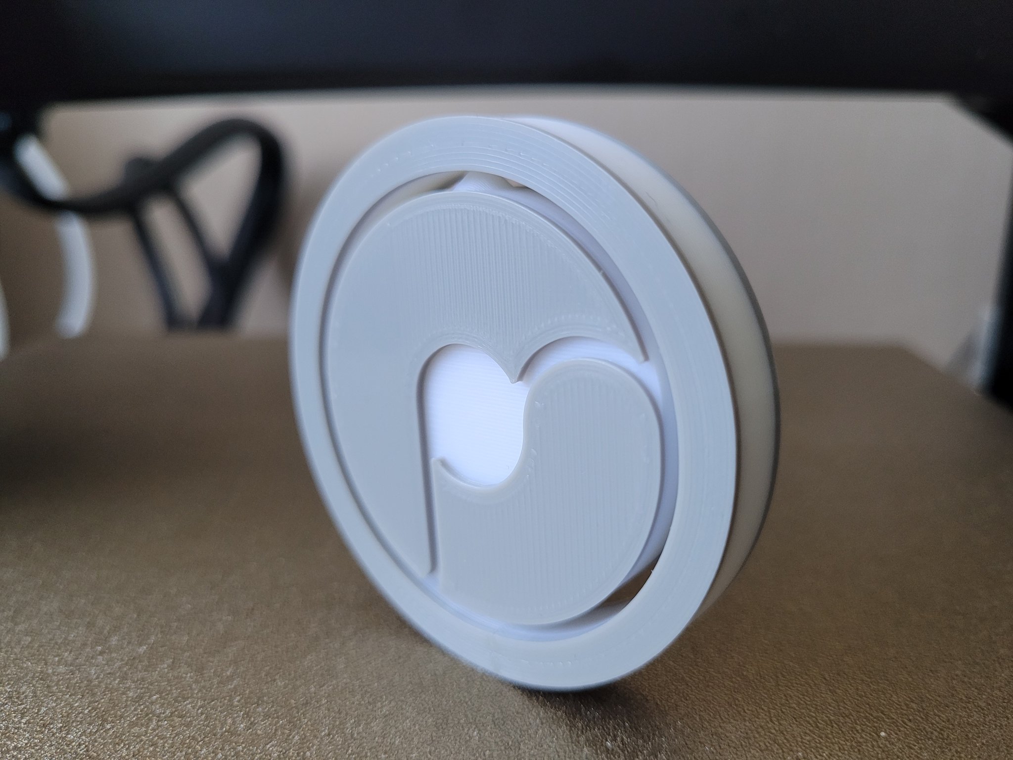 Đồng tiền maker Polymaker PolyCoin thiết kế bởi Sebastian Mueller