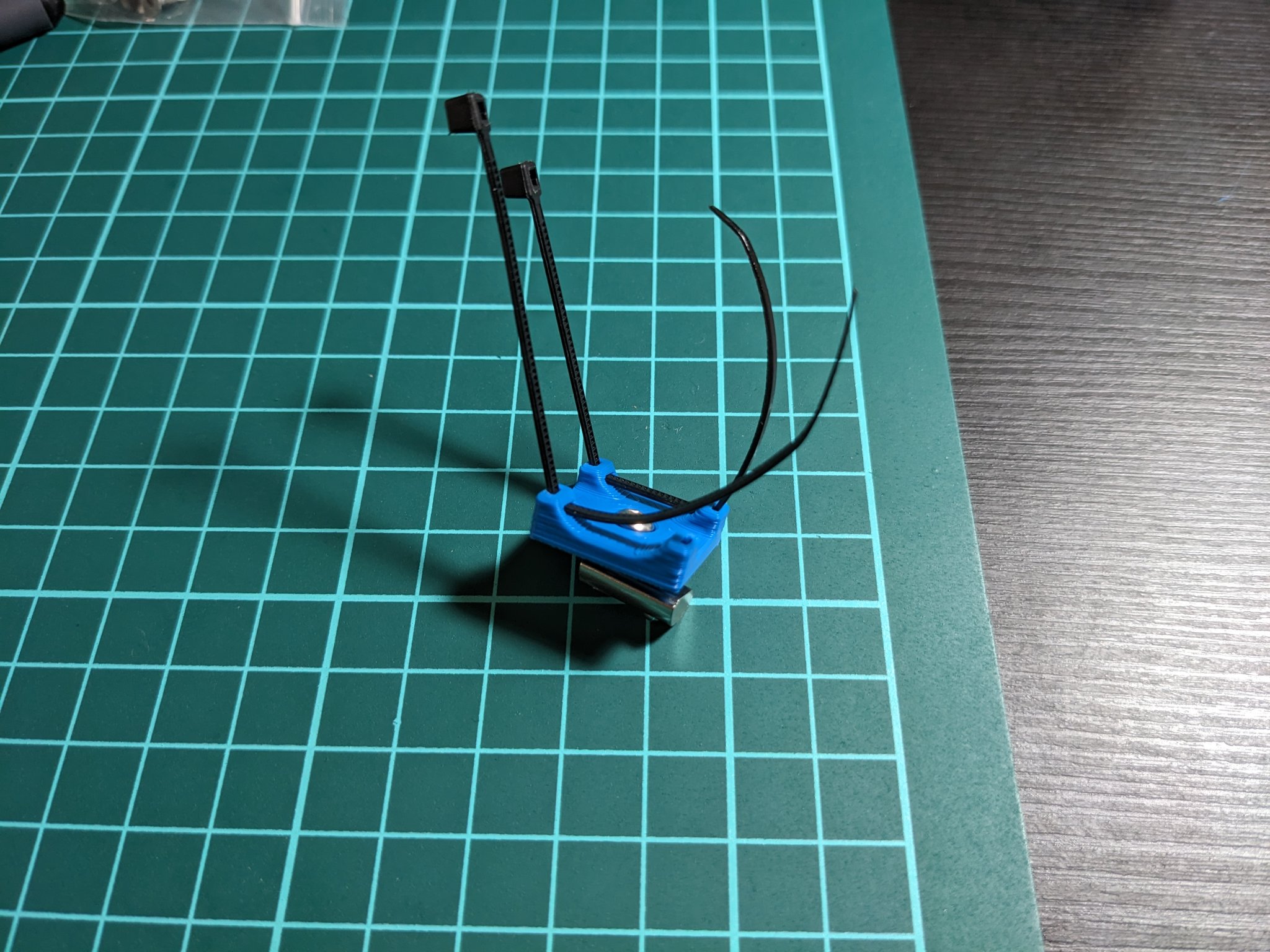 Giá đỡ dây zip cho thanh nhôm 2020