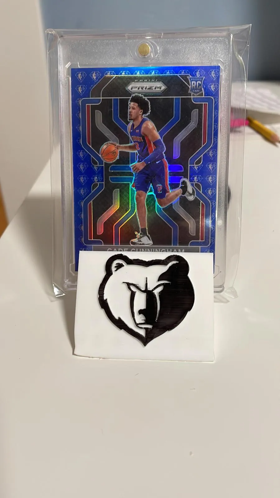 Giá đỡ thẻ với các logo khác nhau