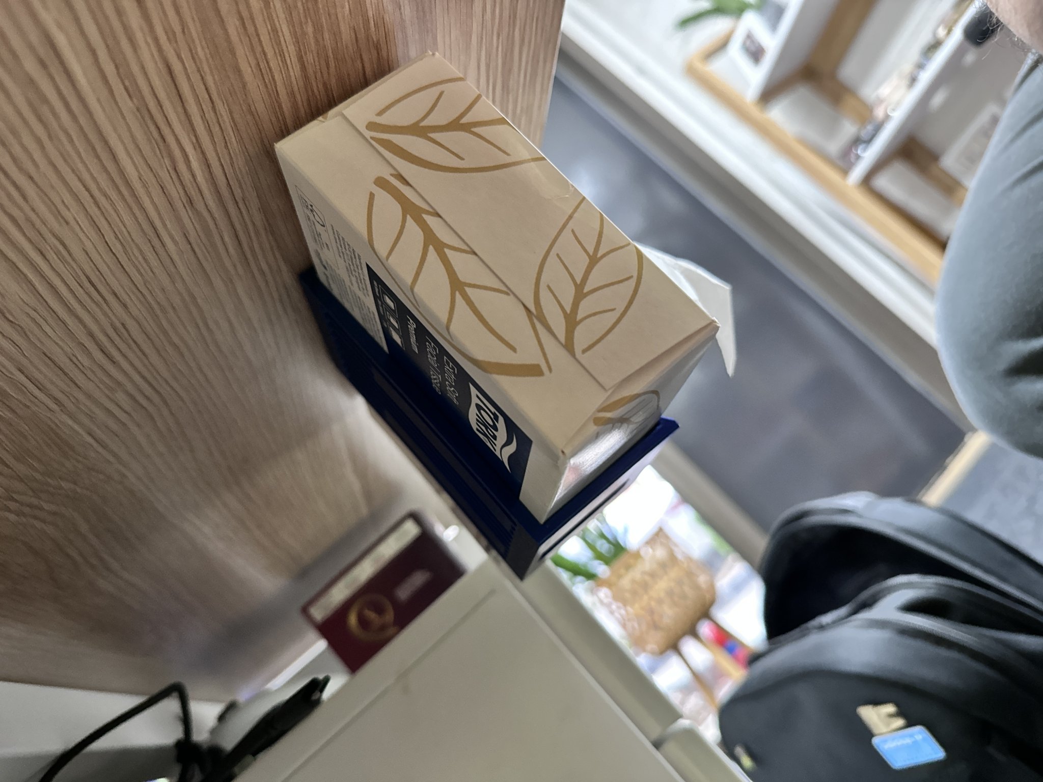 Giá đỡ hộp khăn giấy dưới bàn 55mm