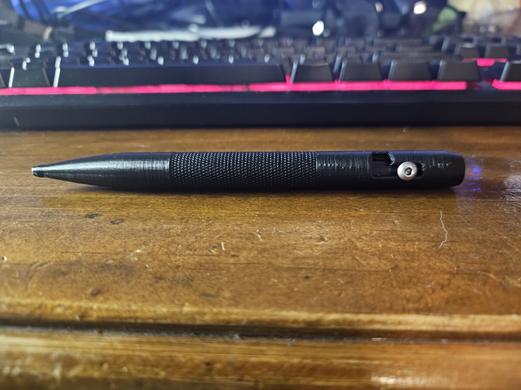 Bút bi hành động Click Flick 4.0 sử dụng refill Parker G2