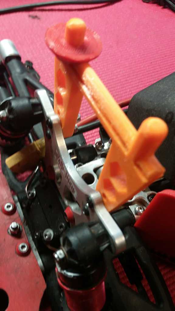 Hỗ trợ thân xe Arrma RC với bề mặt giảm chấn