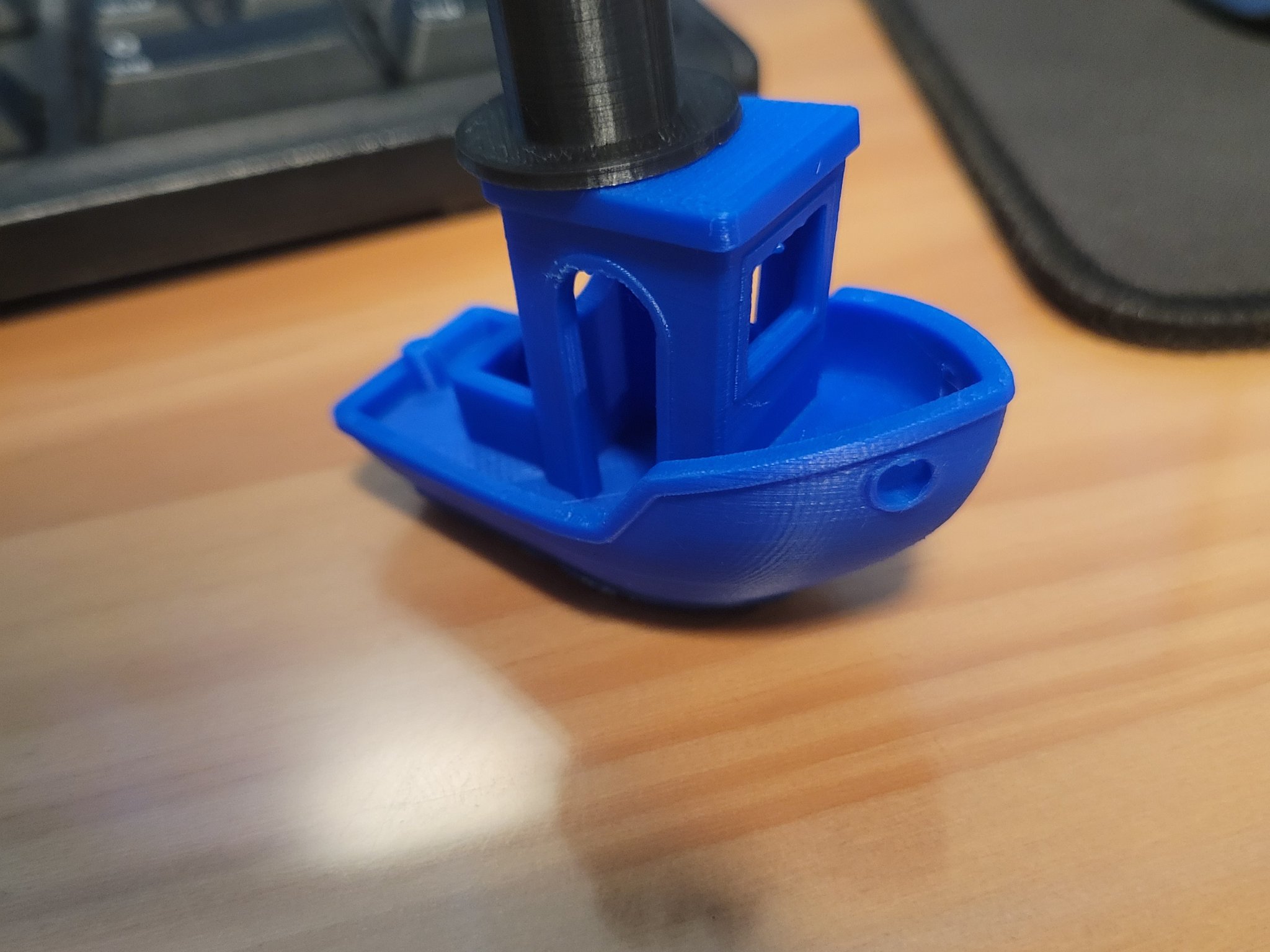 Mũ cao bồi cho mô hình Benchy thêm phần lịch lãm
