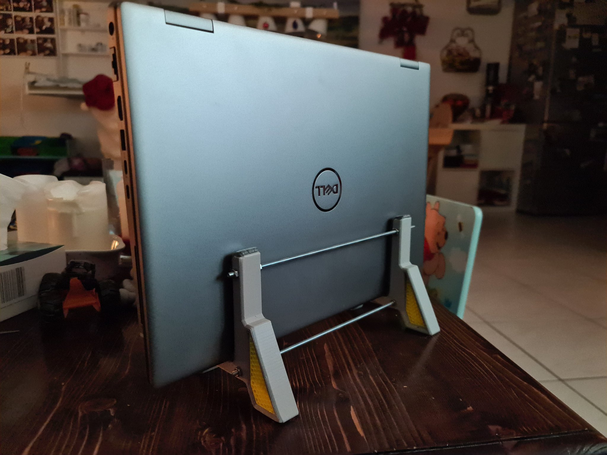 Giá đỡ laptop Dell Precision 7670/7770/7760/7750 kiểu đứng