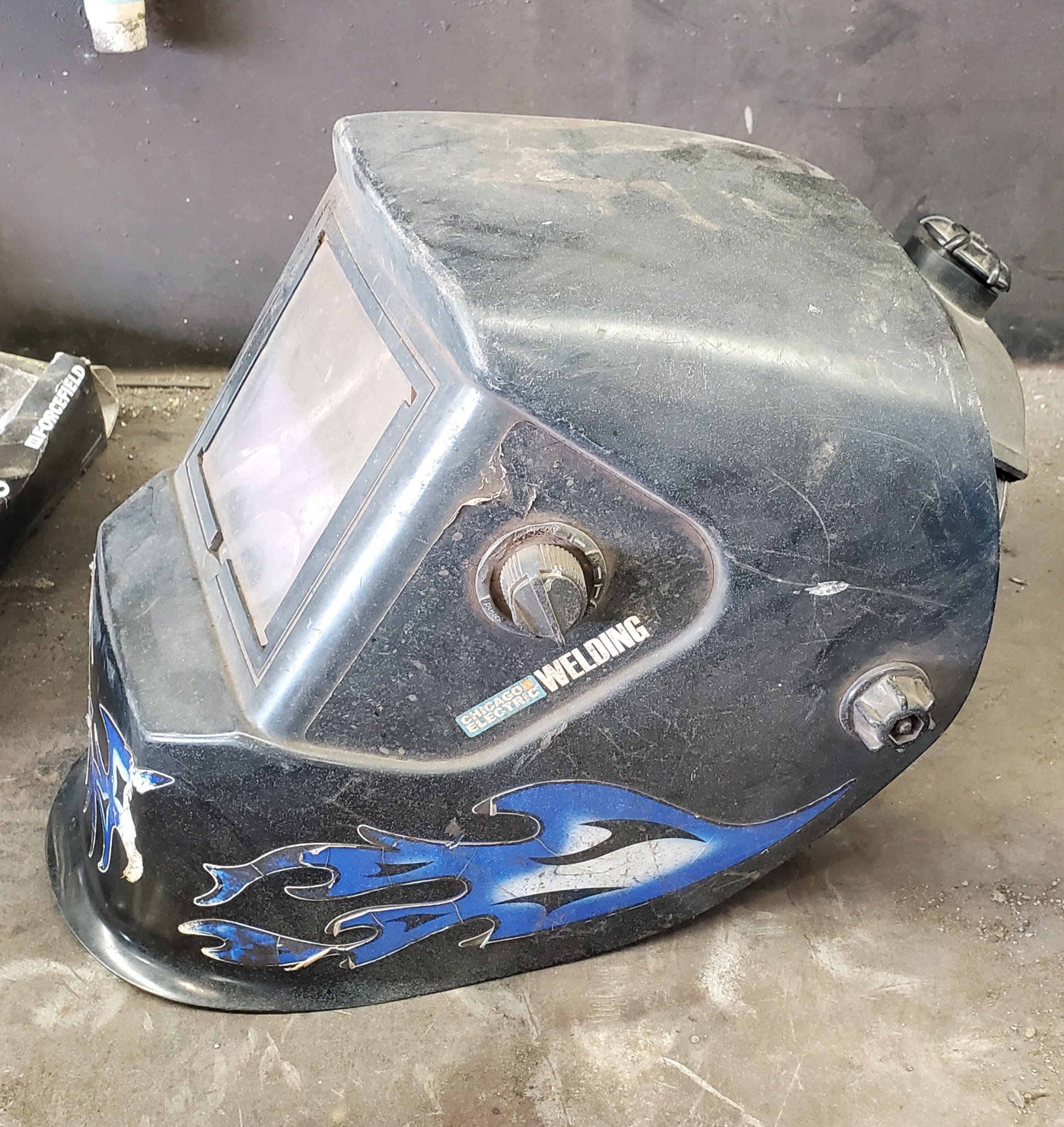 Bánh răng điều chỉnh mũ hàn Chicago Electric