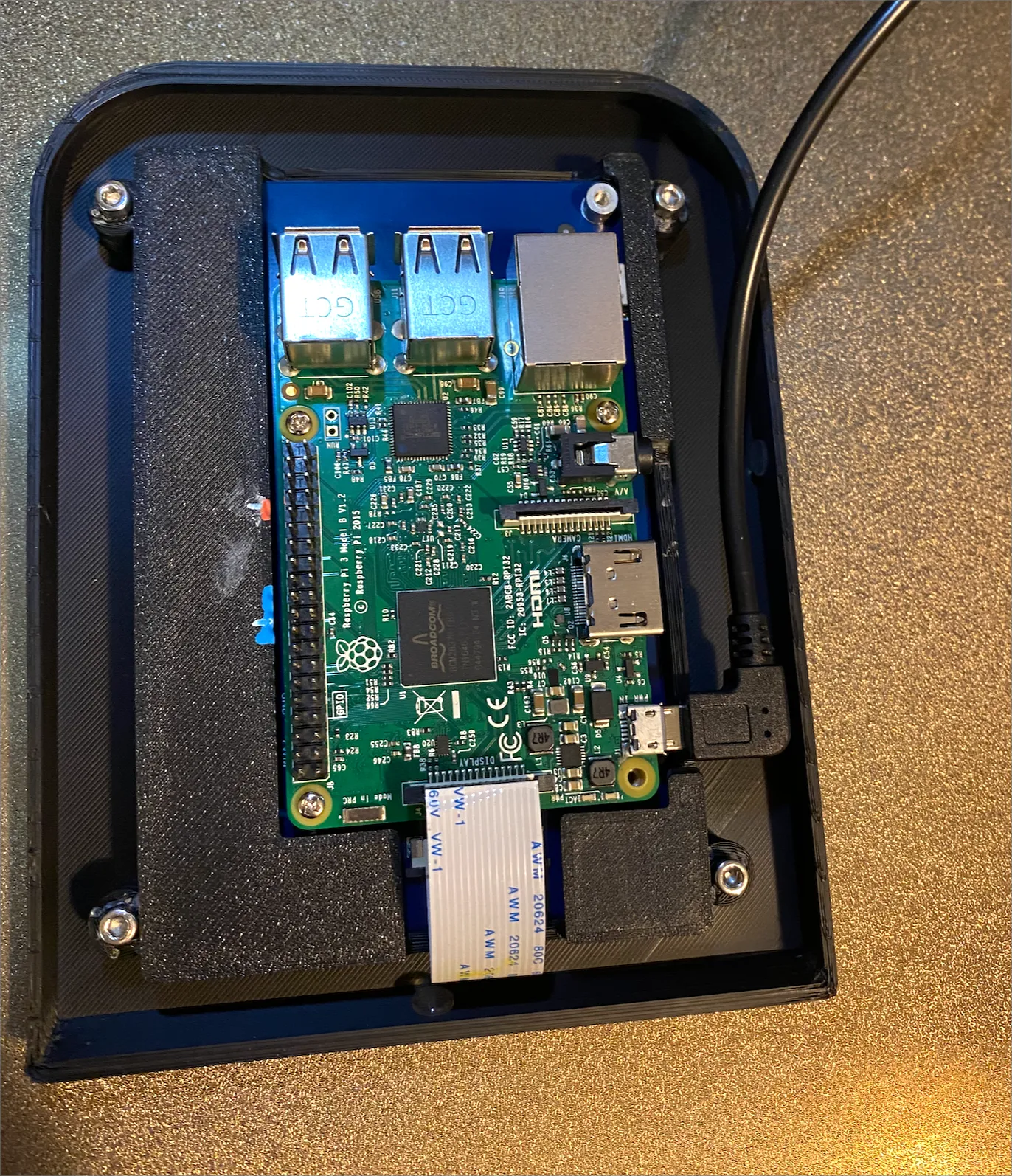 Kiosk cảm ứng 5 inch cho Raspberry Pi 3B với thiết kế dọc