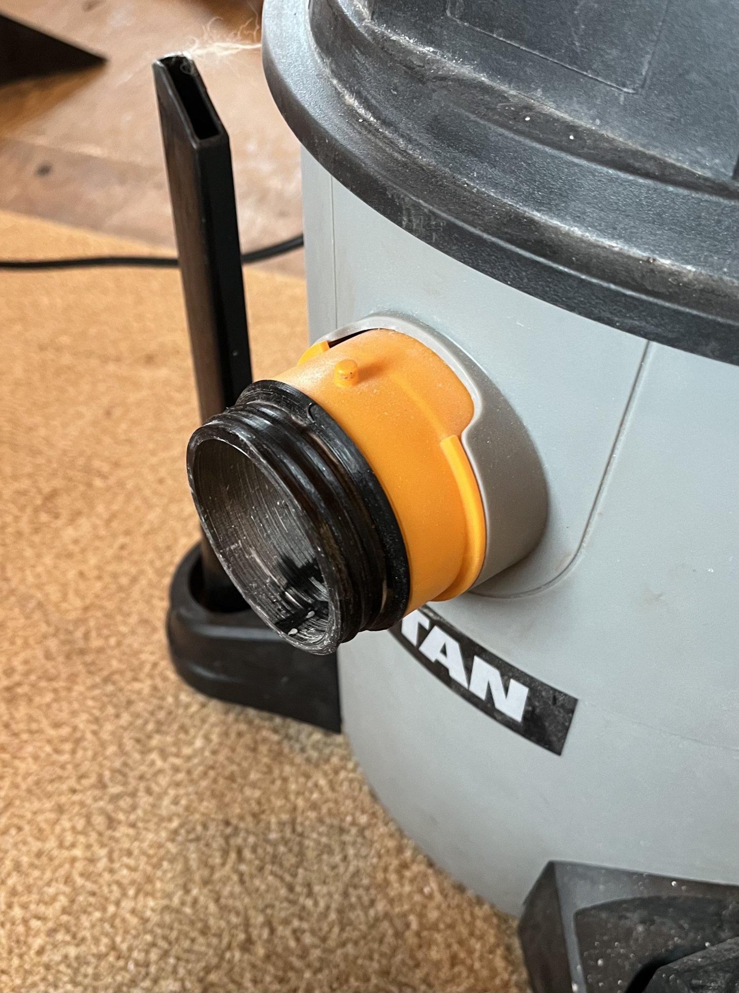 Bộ chuyển đổi ống hút Titan sang Henry