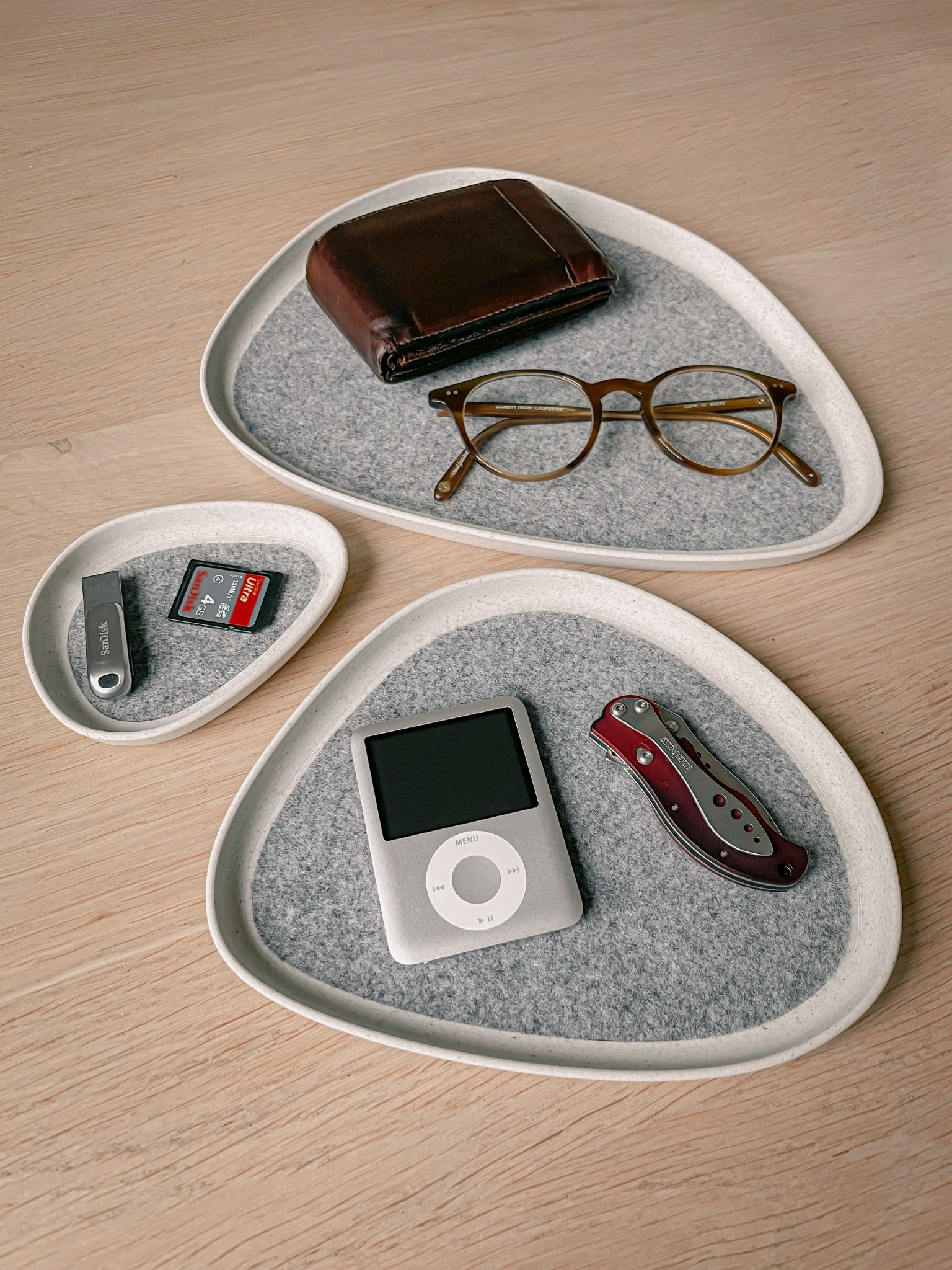 Bộ khay đựng đồ hình dạng hữu cơ đơn giản và thanh lịch