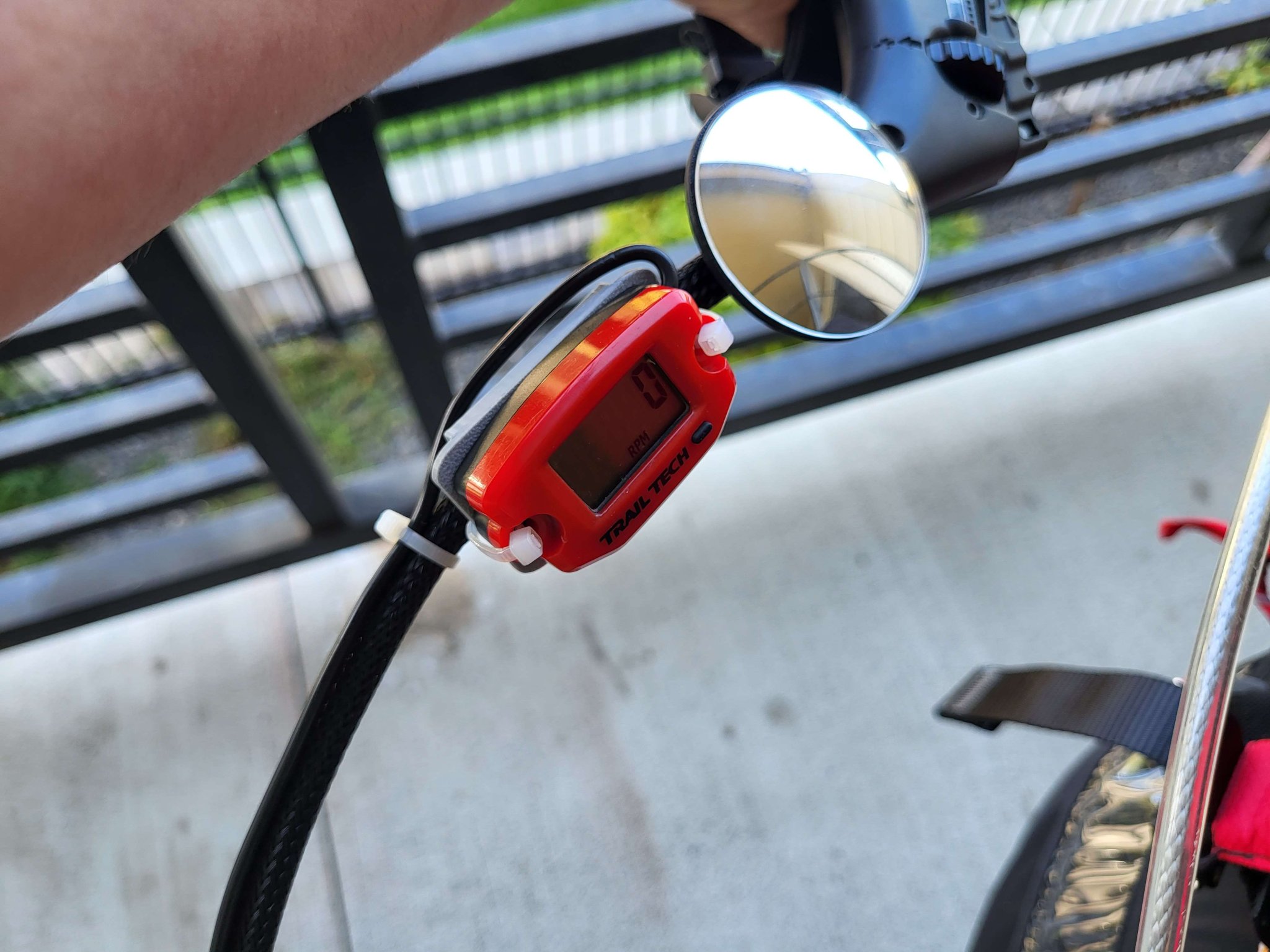 Giá đỡ đồng hồ vòng tua cho paramotor