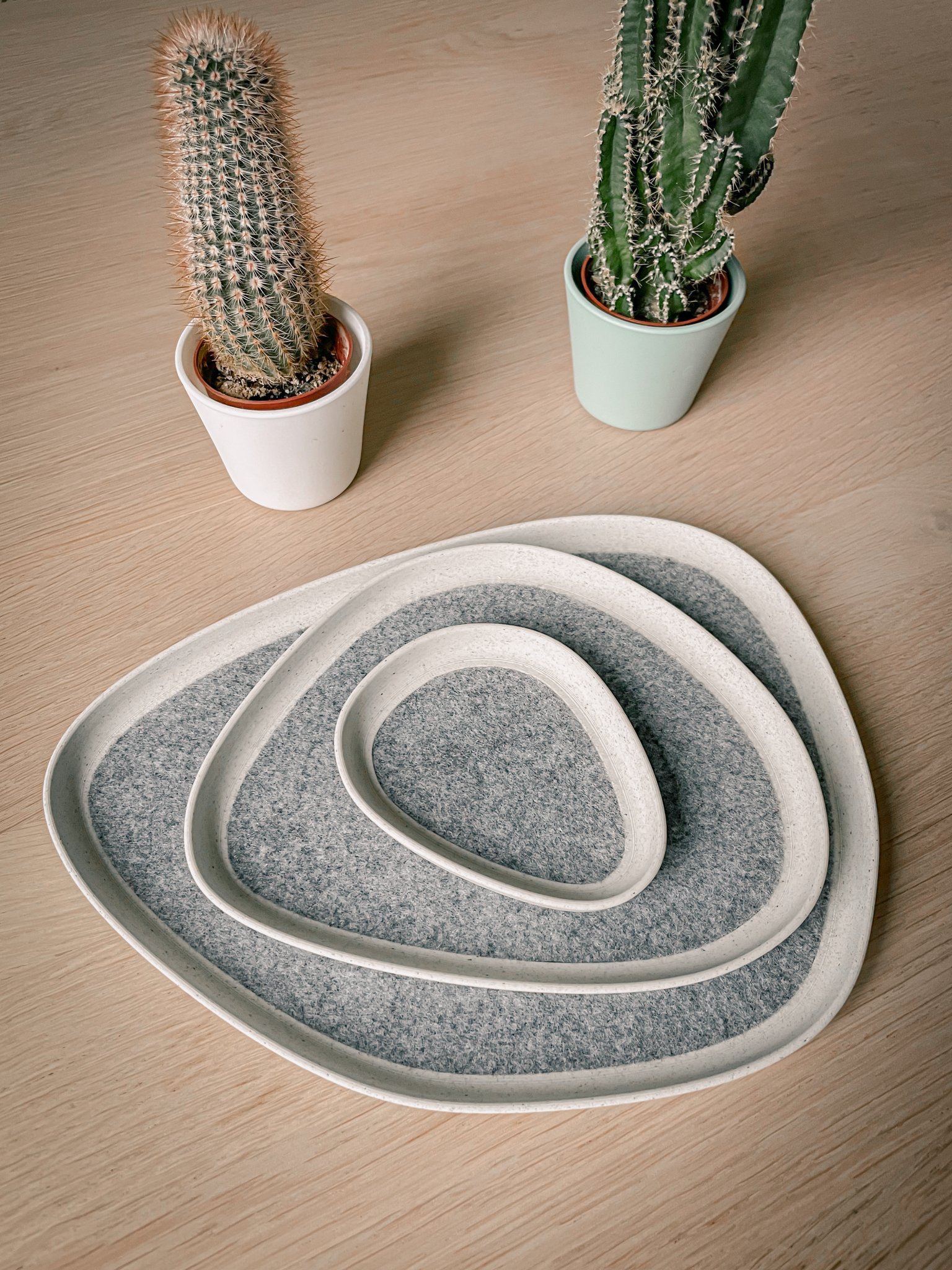 Bộ khay đựng đồ hình dạng hữu cơ đơn giản và thanh lịch