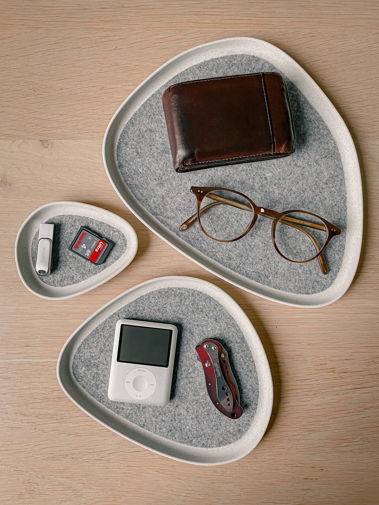 Bộ khay đựng đồ hình dạng hữu cơ đơn giản và thanh lịch