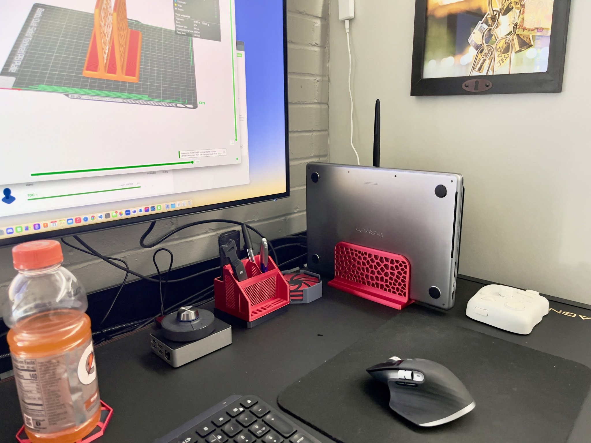 Giá đỡ đứng cho MacBook Pro 14in (2023 M2) phiên bản Voroni