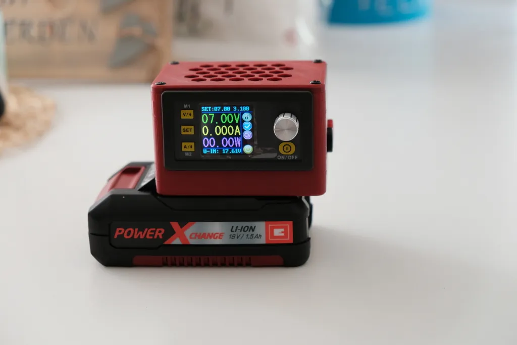 Nguồn cung cấp điện mini cho bàn thí nghiệm (DPS3003) sử dụng ...