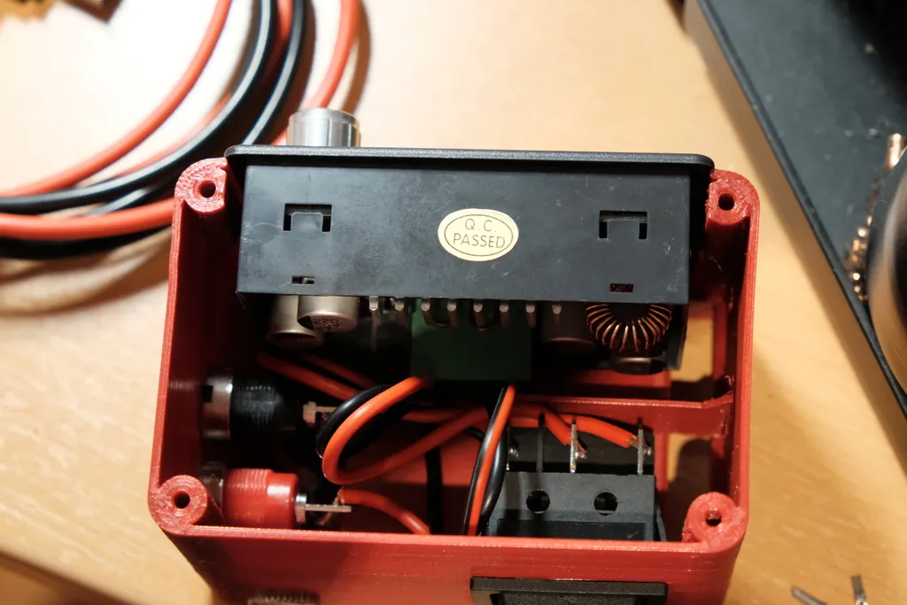 Nguồn cung cấp điện mini cho bàn thí nghiệm (DPS3003) sử dụng ...