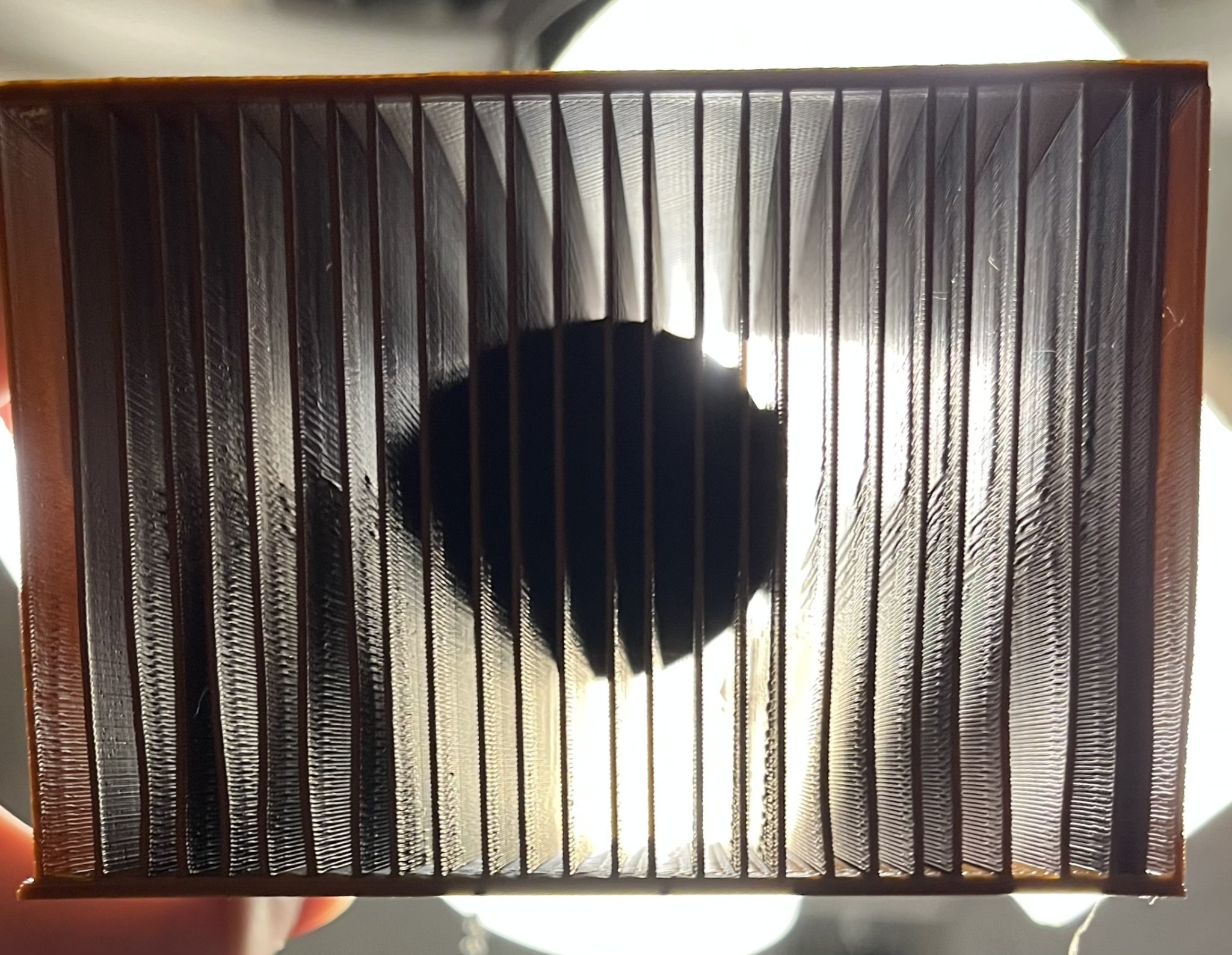 Quả bóng treo lơ lửng trong không trung