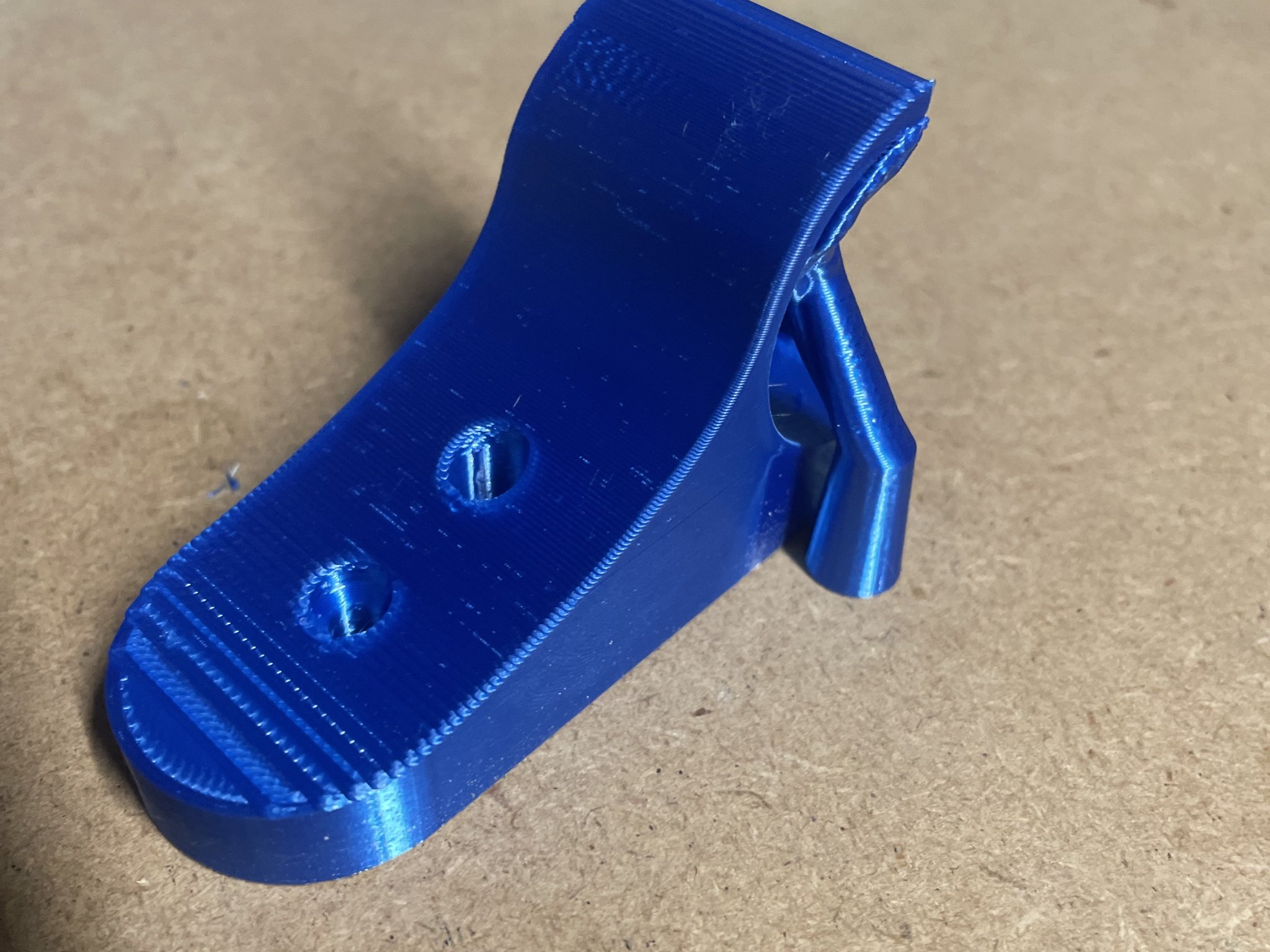 Giá đỡ tường cho xẻng tuyết