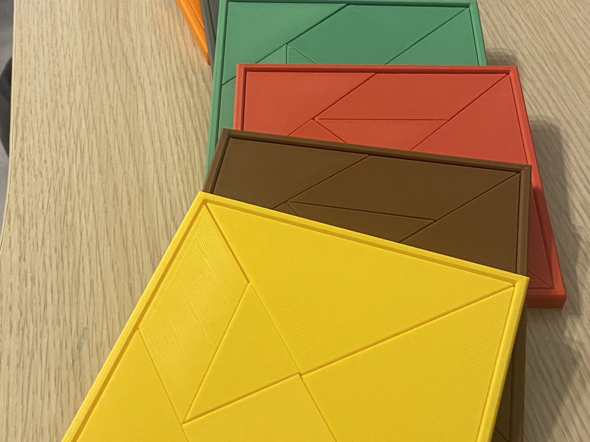Tangram 15x15 với đế cho trẻ em