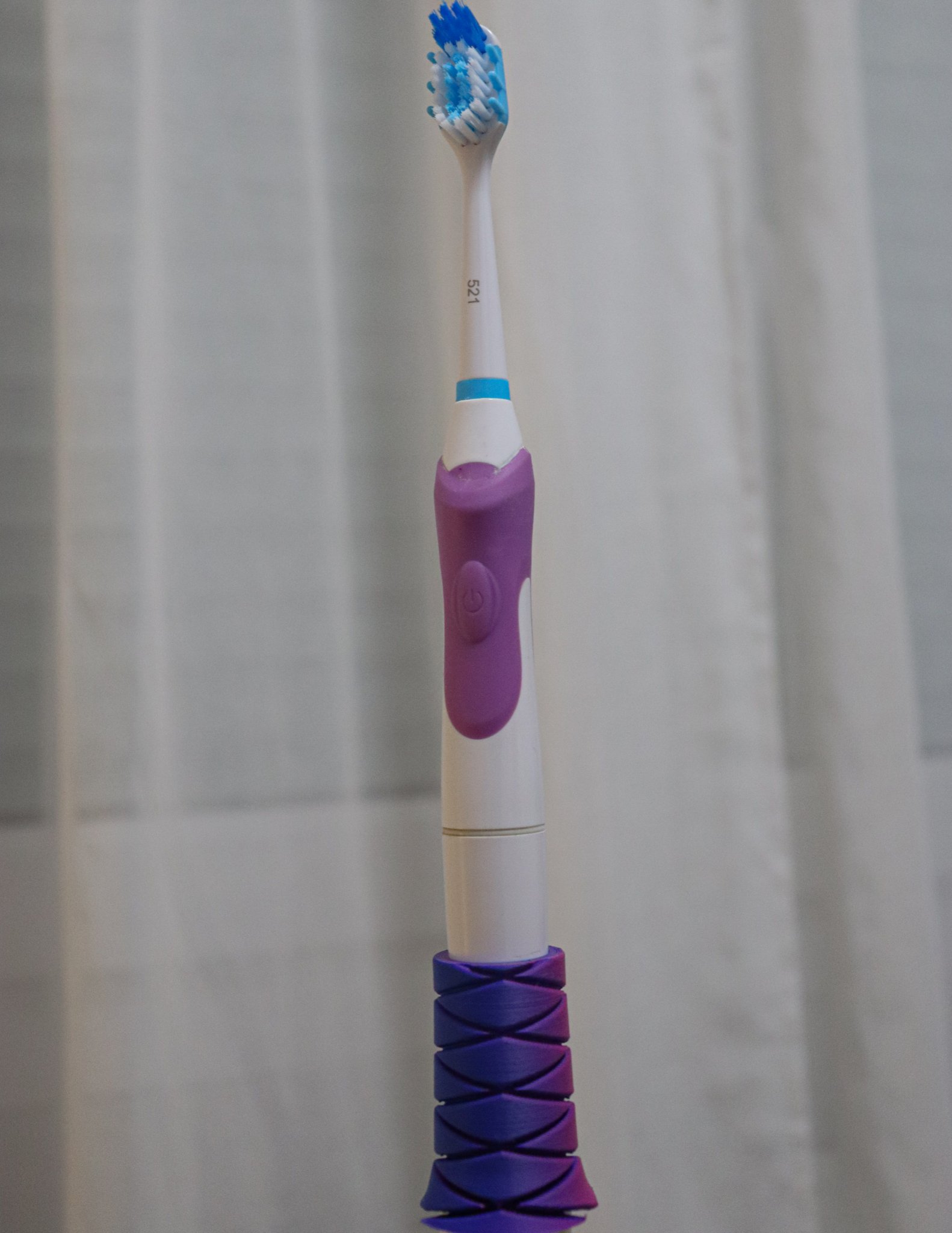 Giá đỡ bàn chải đánh răng phong cách và tinh tế