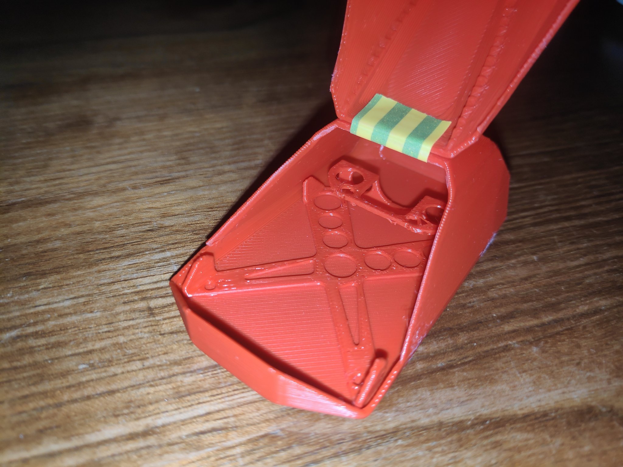 Khái niệm ba lô cứng màu trắng bán trong suốt