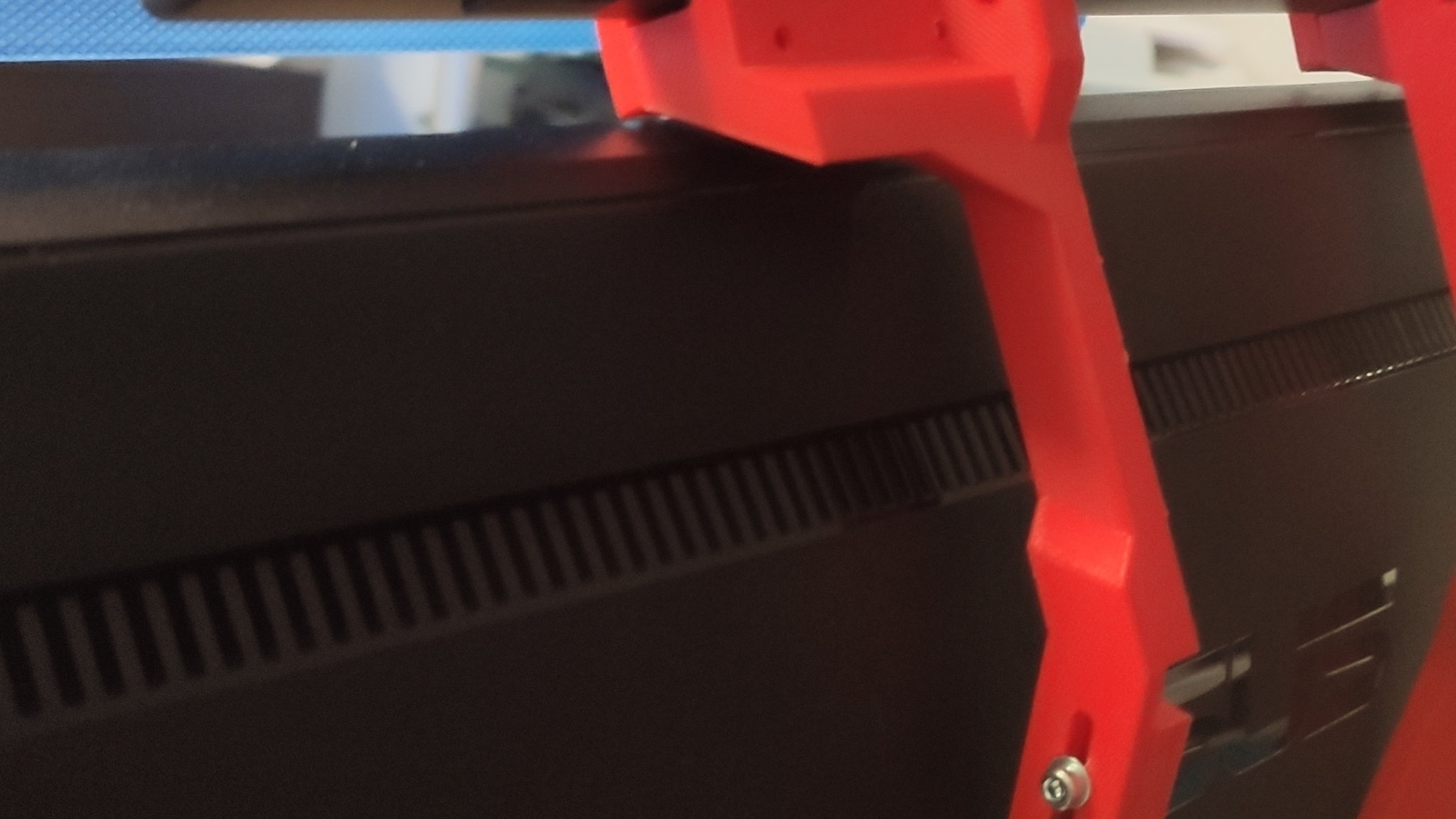 Gắn màn hình di động 14" lên giá Vesa 100 cho màn hình khác