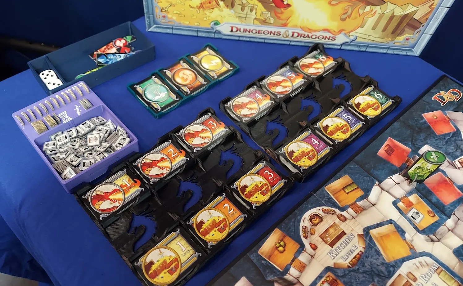 Bộ giá đỡ thẻ và token cho trò chơi Dungeon!