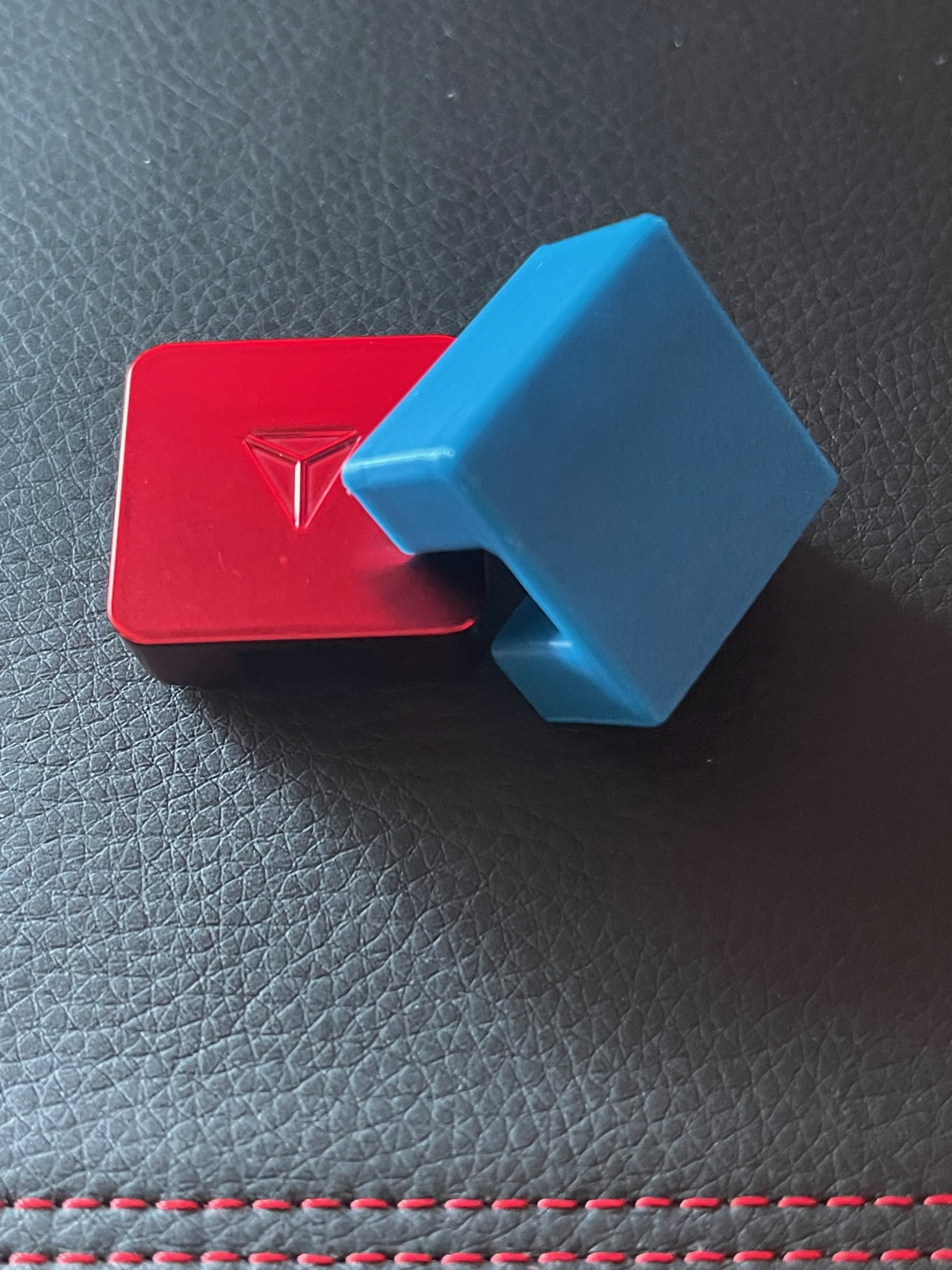 Giá đỡ quản lý cáp từ tính cho bàn làm việc Secret Lab Magnus