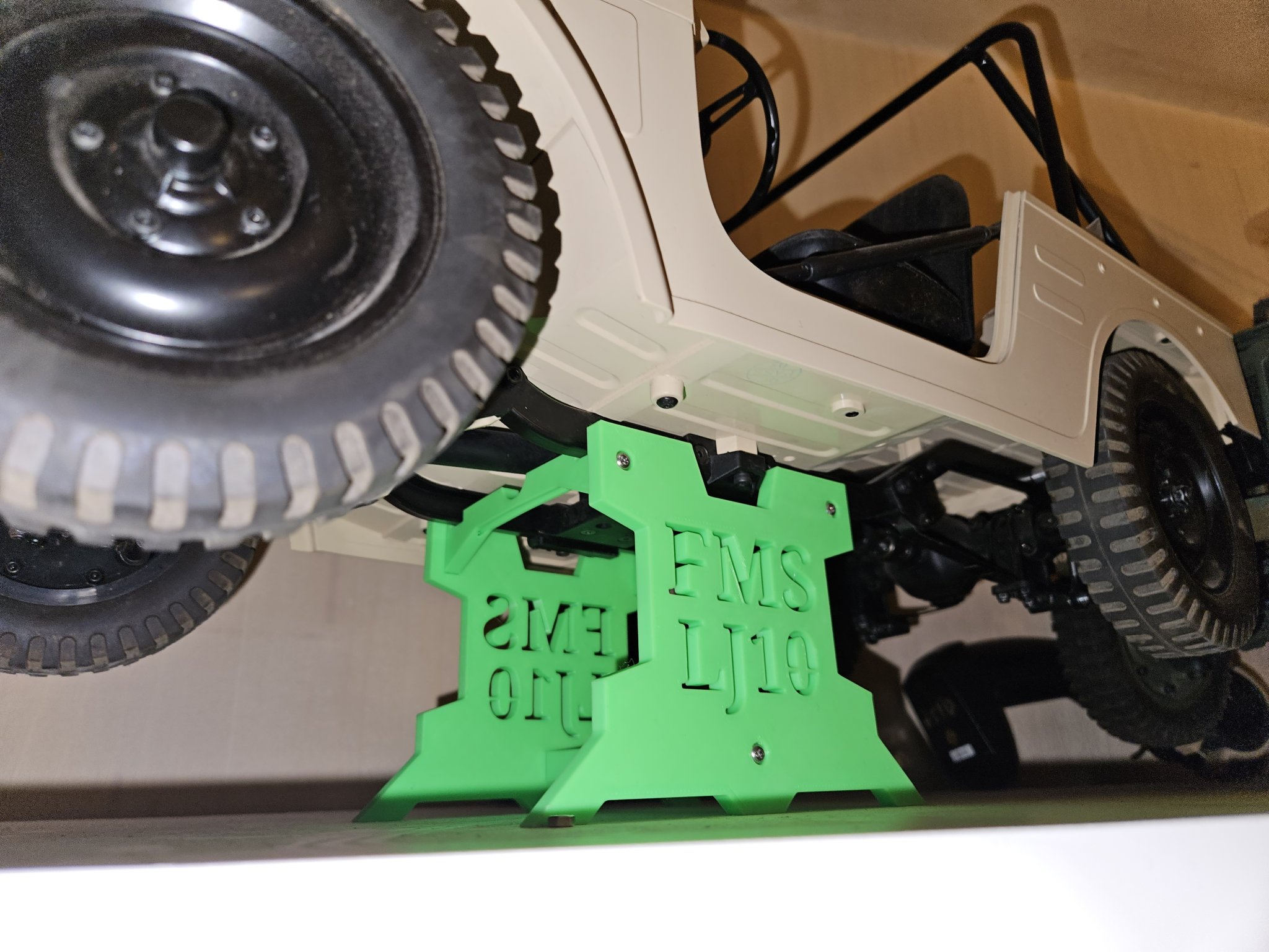 Giá đỡ đơn giản cho nền tảng FMS 1:6 và 1:10