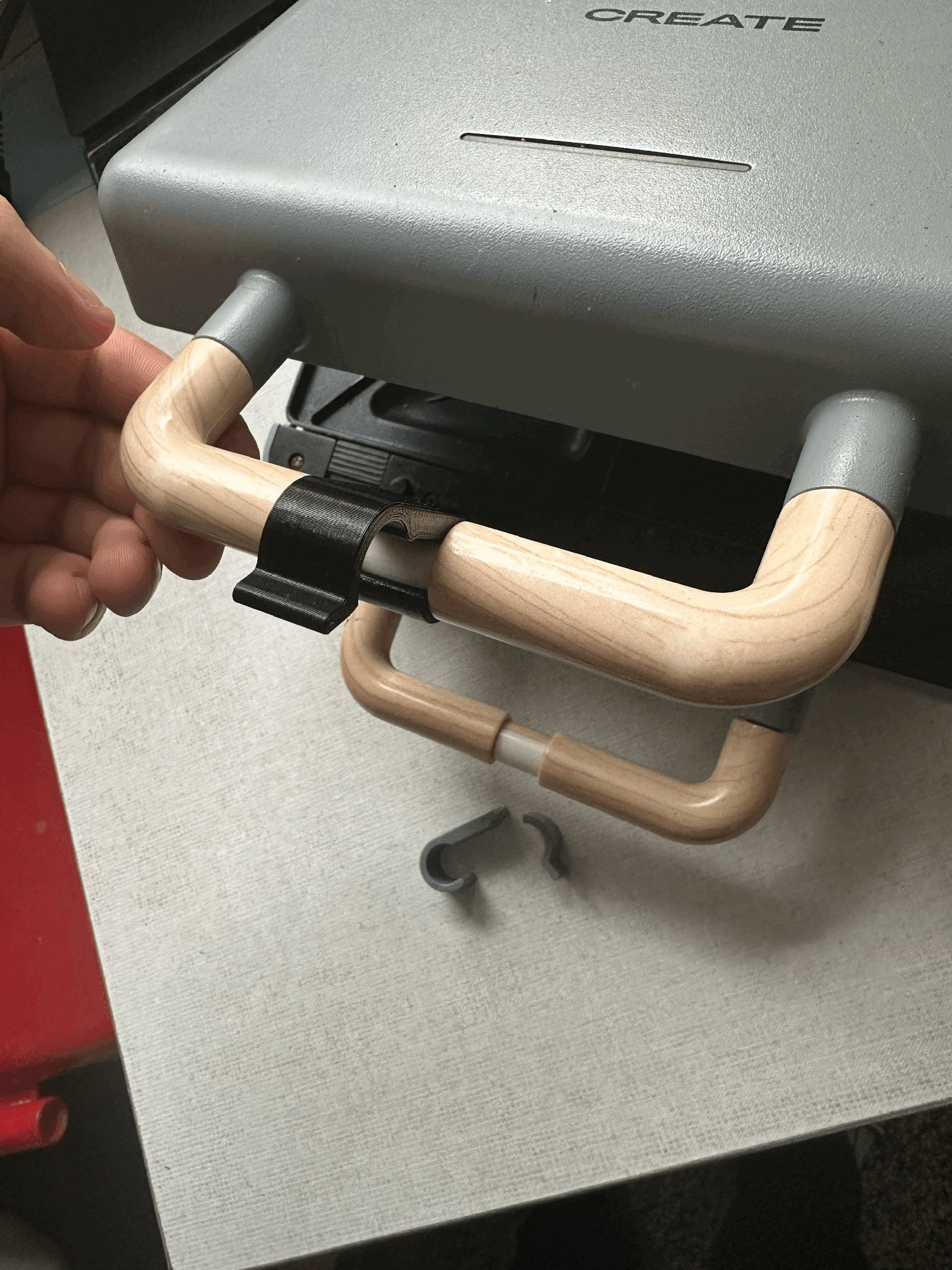 Thay thế kẹp và chân cho máy làm bánh Sandwich Stone Studio