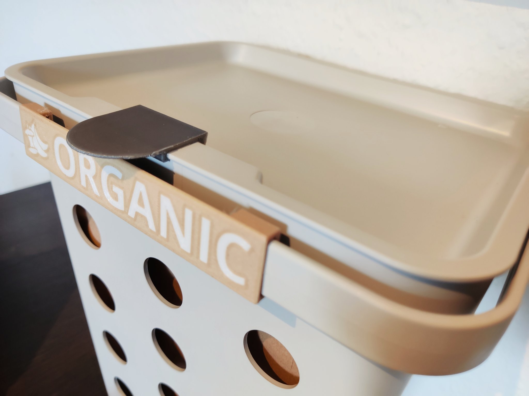 Tay cầm gắn vào nắp thùng rác HÅLLBAR 10L của IKEA