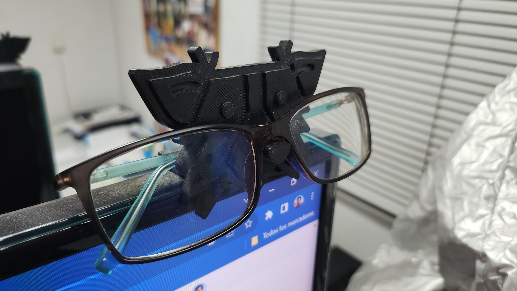 Giá đỡ kính với khuôn mặt Border Collie