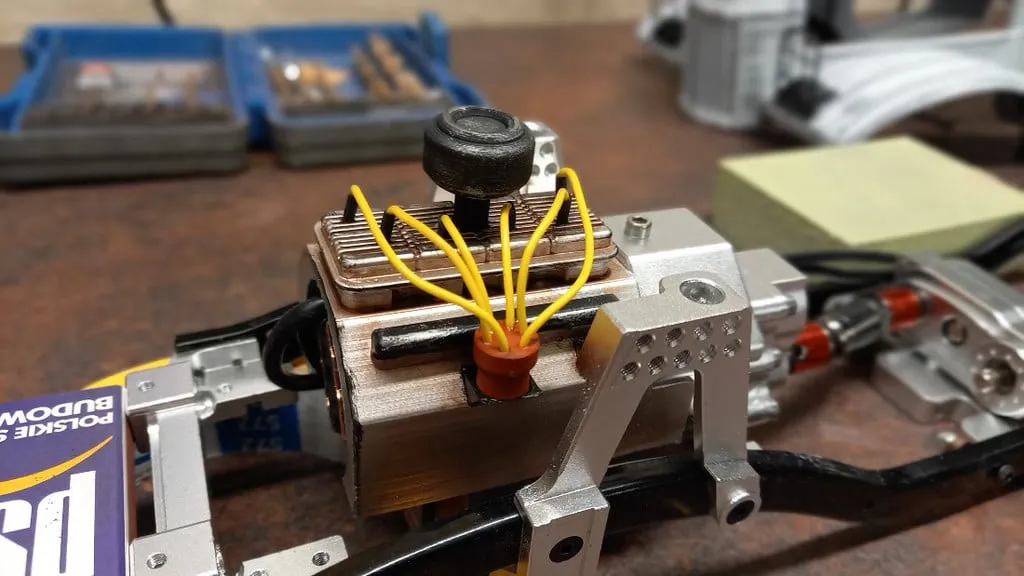 Khối động cơ Ził 157 lớp chồng động cơ chổi 540, tỷ lệ 1/10