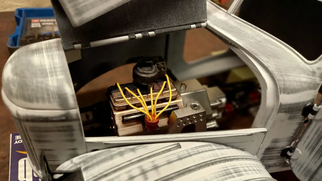 Khối động cơ Ził 157 lớp chồng động cơ chổi 540, tỷ lệ 1/10